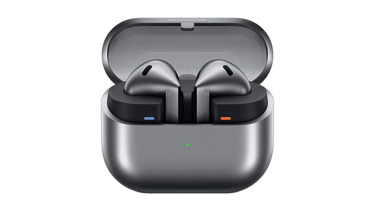 Galaxy Buds3 i sitt ladeetui