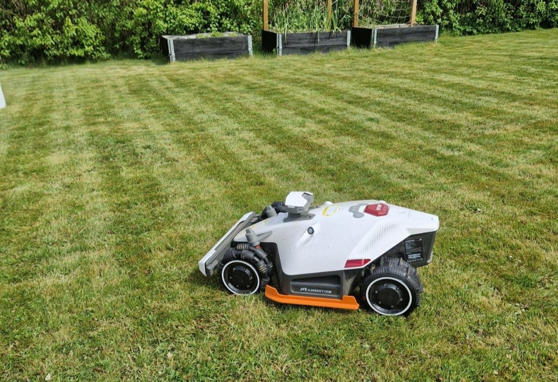 Mammotion LUBA 2 AWD 3000X