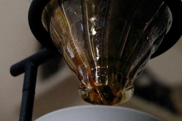 Brygg kaffe som Tetsu Kasuya - kafferecept för pour over