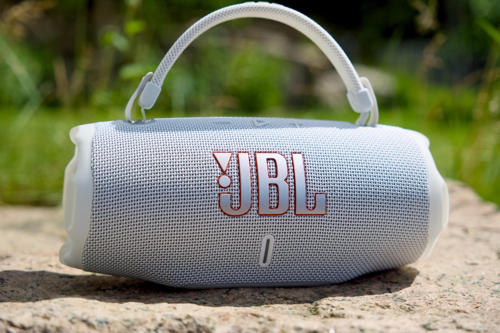 JBL Charge 6