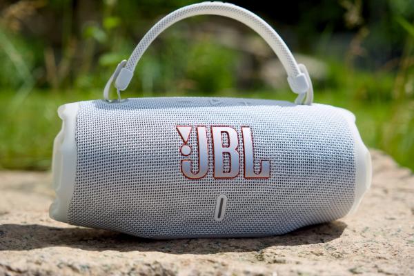 JBL Charge 6
