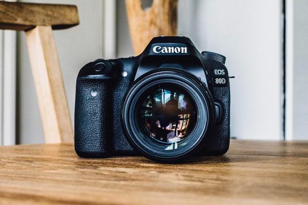 Kompaktkamera vs systemkamera - här är de 4 största skillnaderna