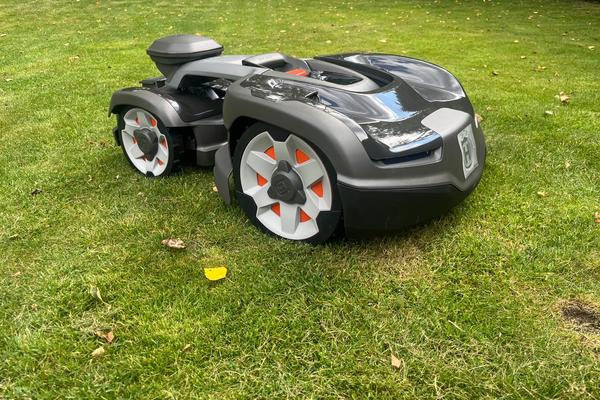 Husqvarna Automower® 435X AWD Nera