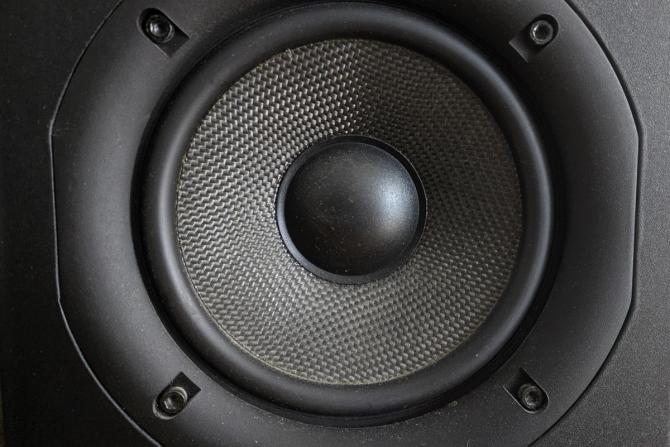 Golvhögtalare med bra bas