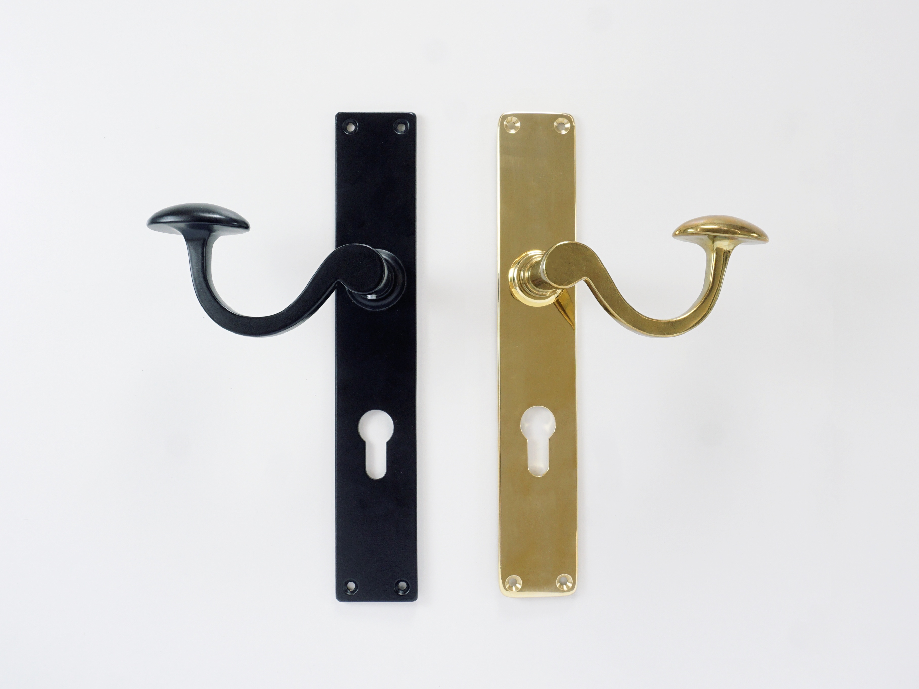 Posthorn historisch Türbeschlag Langschild Messing Türklinke Türdrücker Ledigenheim Theodor Fischer Denkmalschutz Nachguss einbrennlackiert schwarz