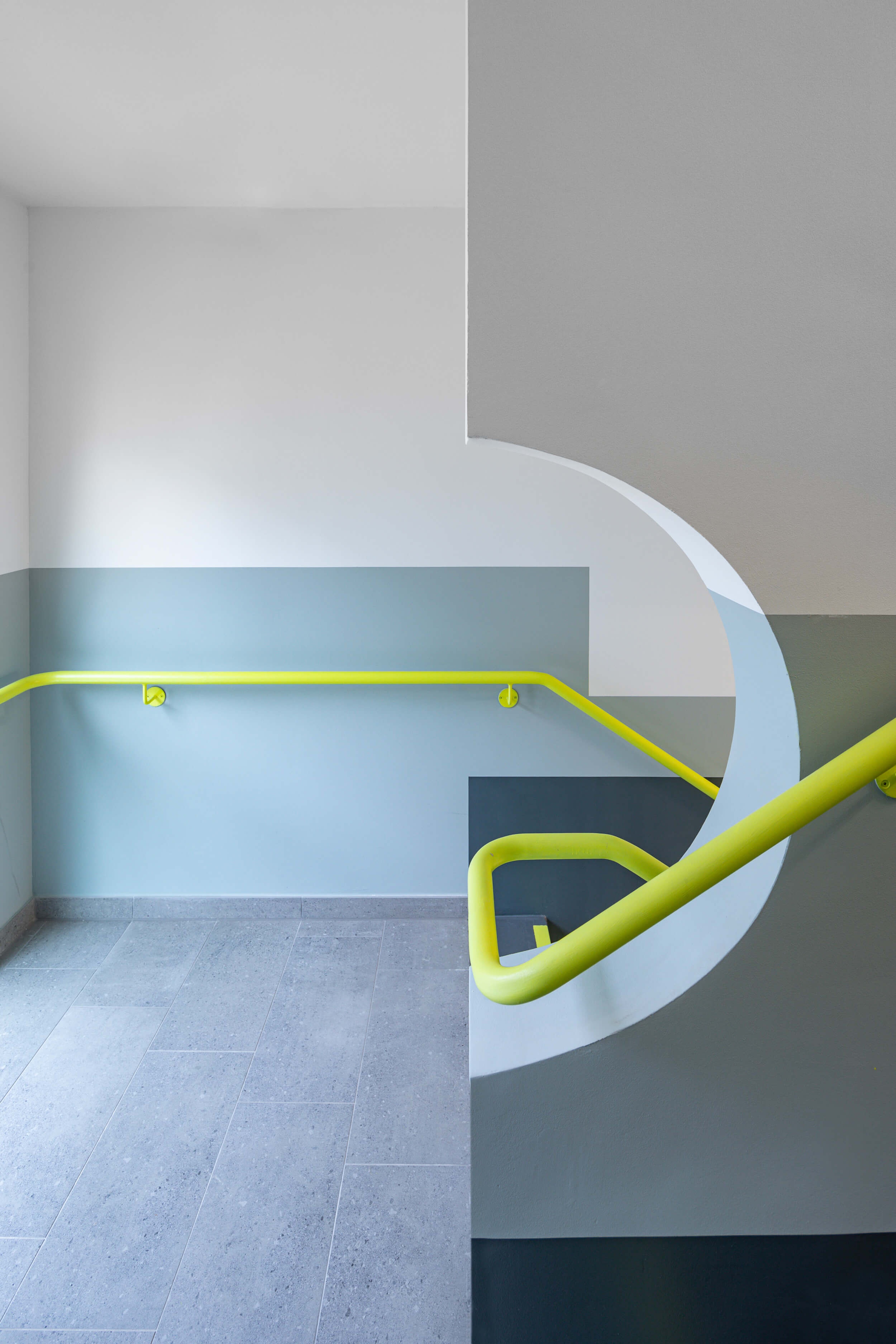 Goetz Castorph Lehmann Tabillion Architektur Städtebau München Allach Diamalt Park Loggia Beton Fertigteile Malzym Schallschutz Glas bedruckt Kita Tiefgarage Leitsystem neon