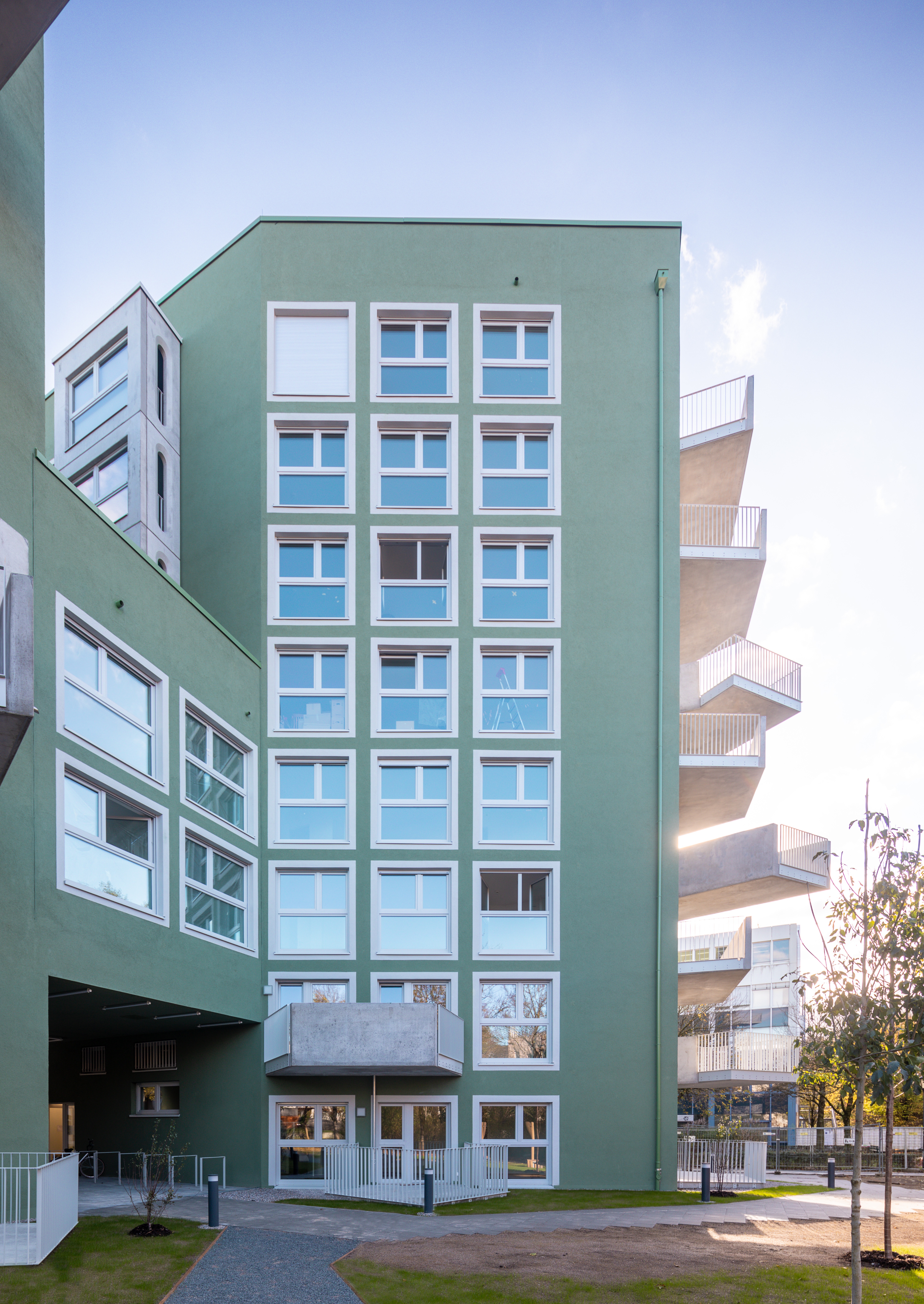 Goetz Castorph Lehmann Tabillion Architektur Städtebau München LTC enjoy Gustav-Heinemann-Ring Balkone Grün Isaria