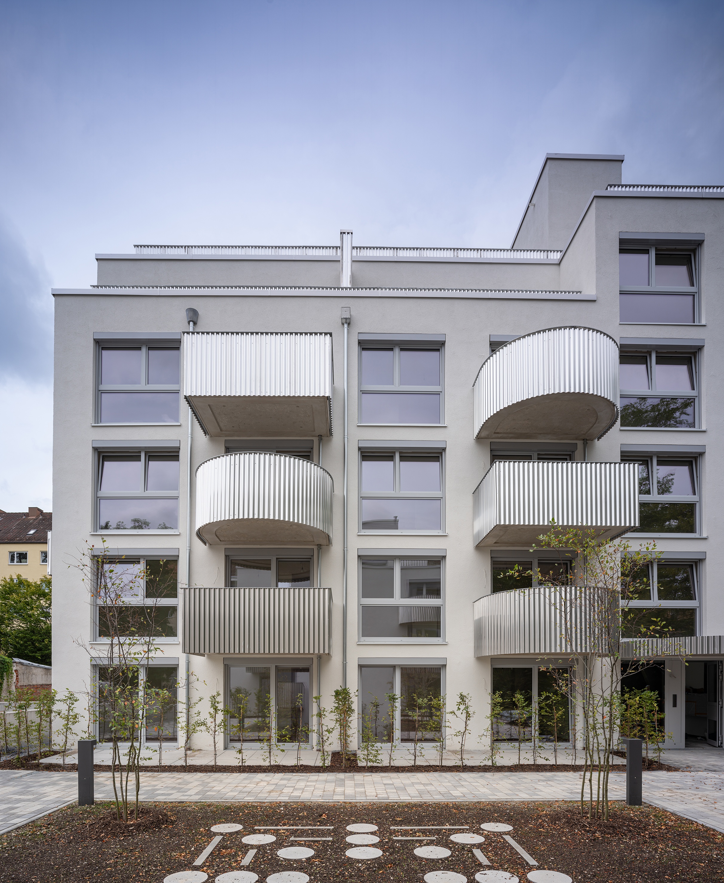 LTC LTundC Marbachstraße Balkone rund eckig Mühle Wellblech silber Architektur Lehmann Tabillion und Castorph