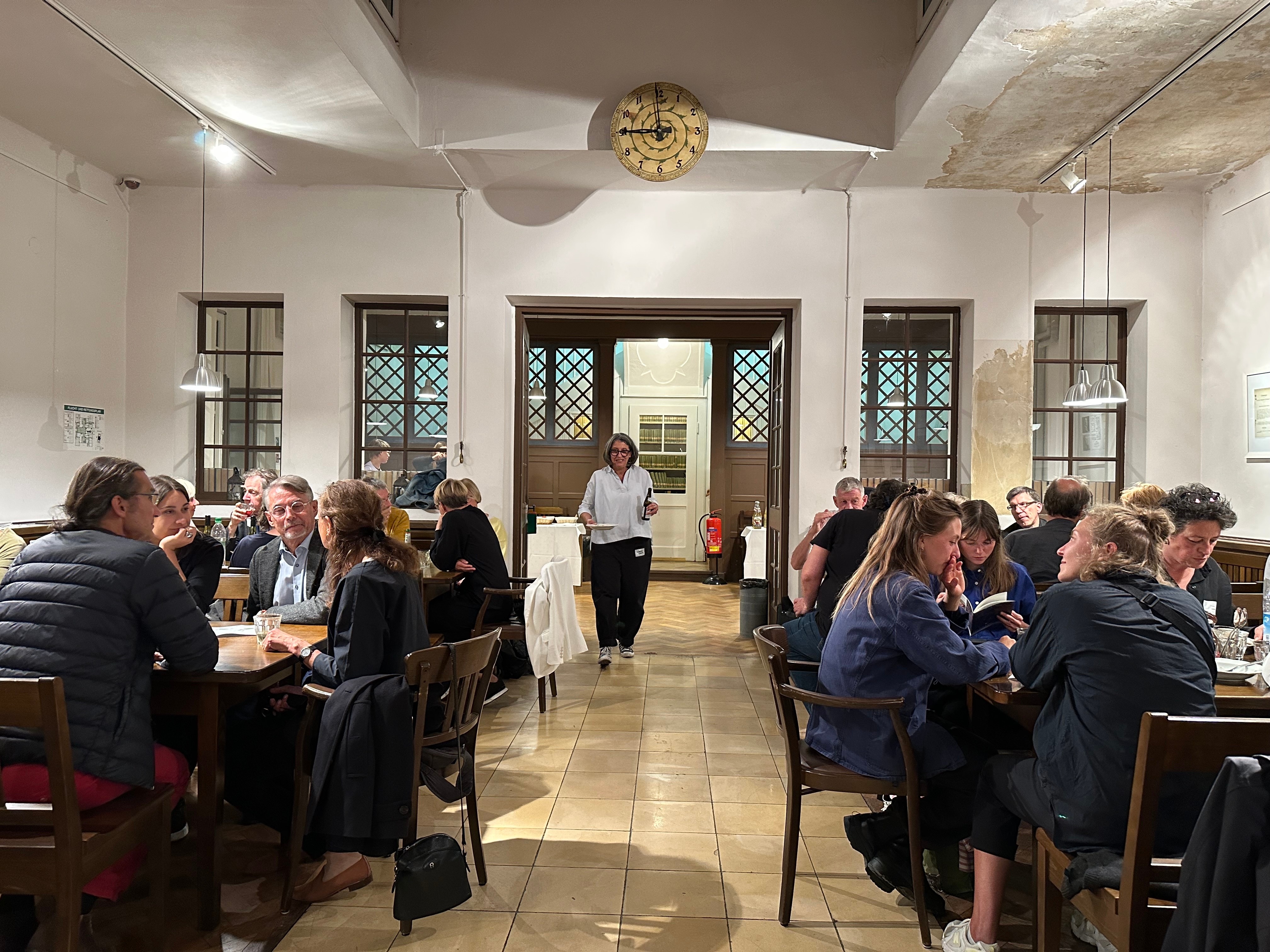 Werkbund Tag Ledigenheim Führung Tagesraum Bibliothek