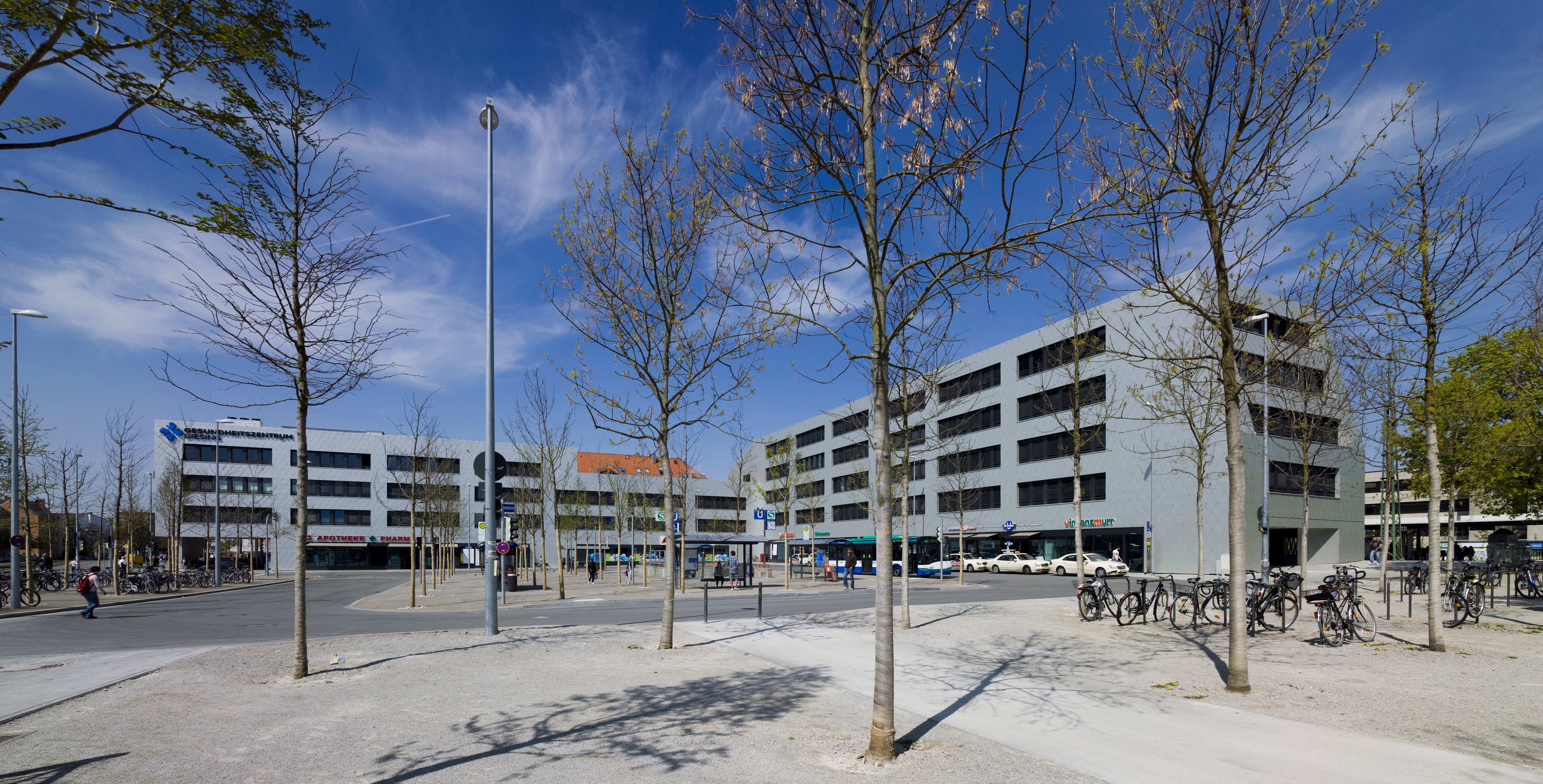 Gesundheitszentrum, Giesinger Bahnhof, Platz
