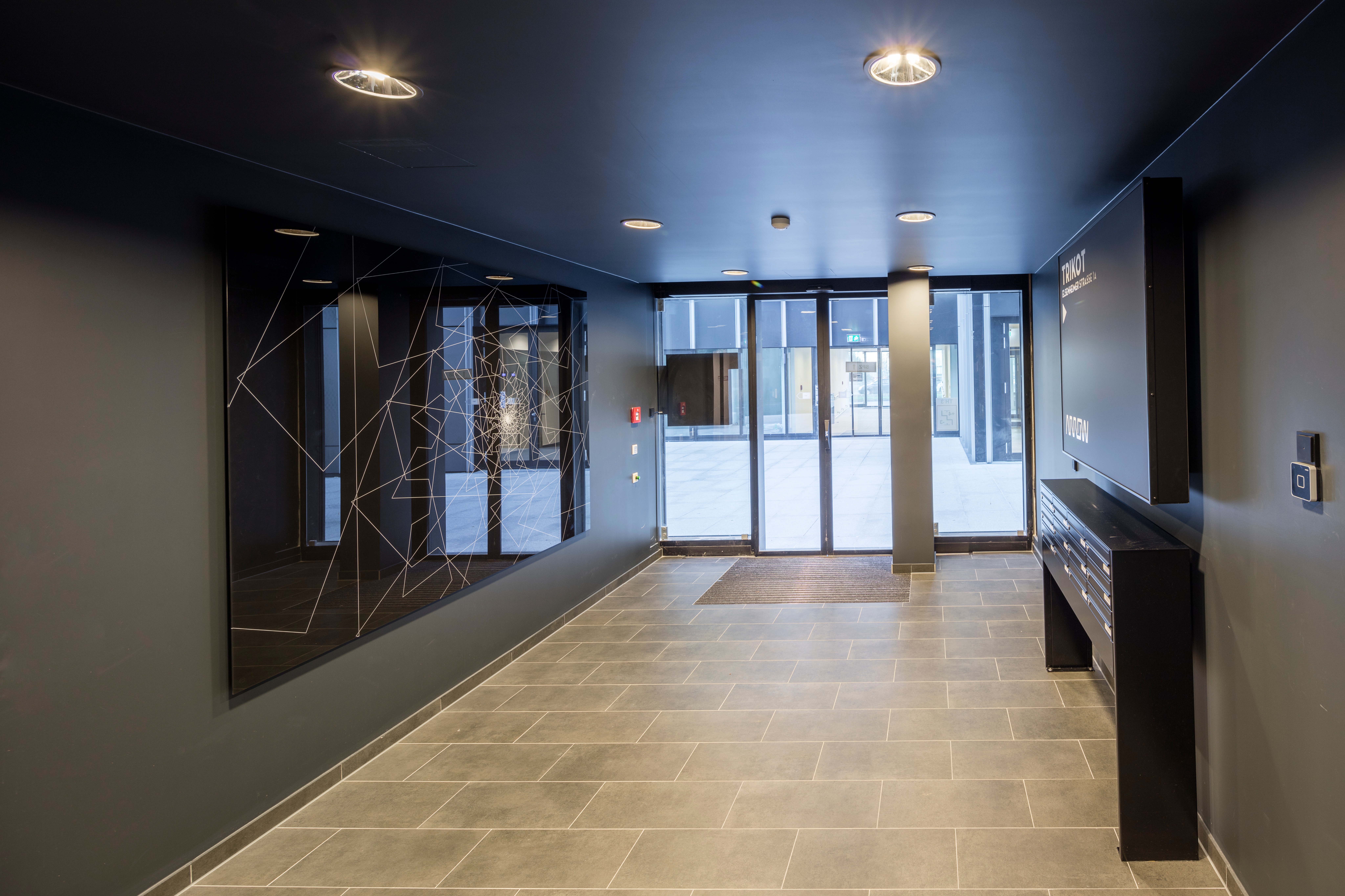 Goetz Castorph Lehmann Tabillion Architektur Städtebau Bürogebäude Landsbergerstr. München Elsenheimerstr. Arrow Trikot Streifen Fassade Lamellen Linien schwarz Städtebau Tiefgarage Friedenheimer Brücke