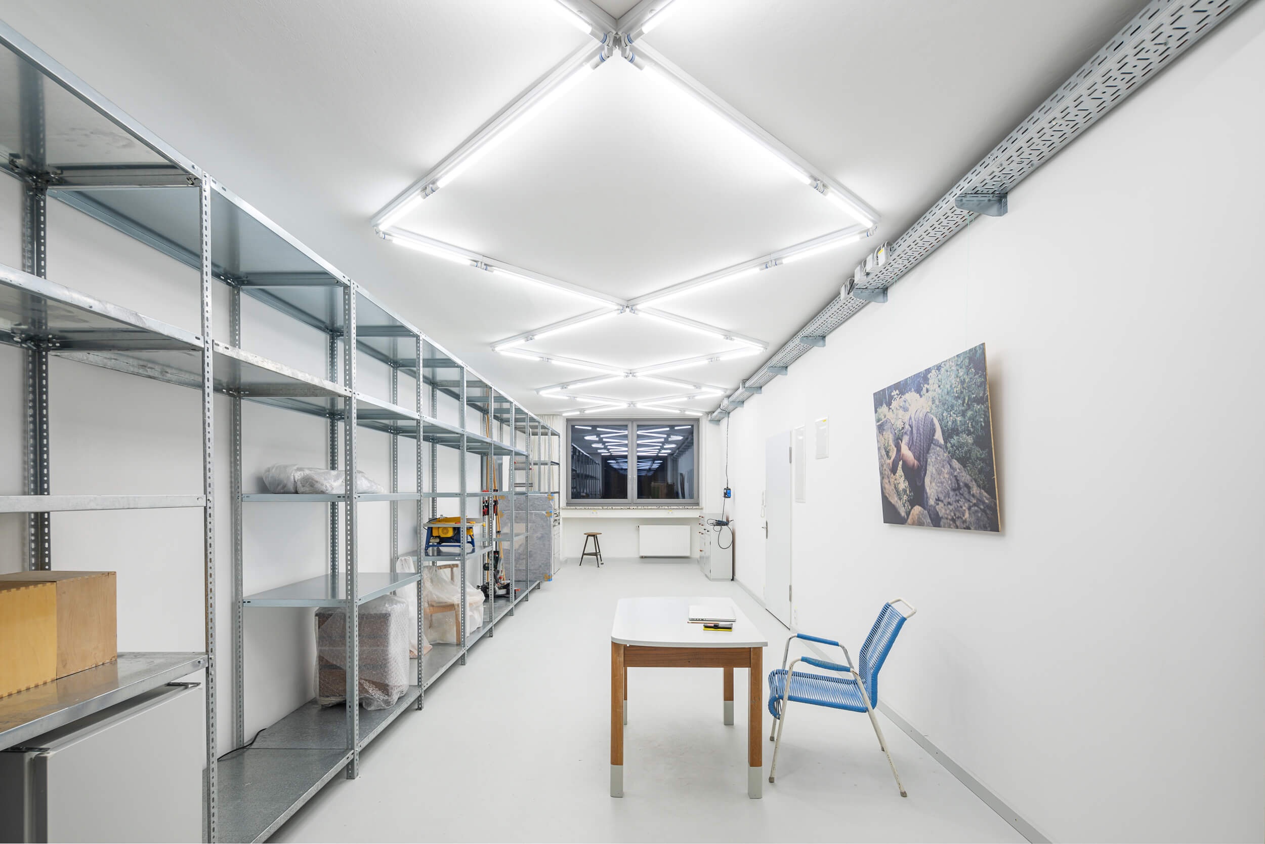 Goetz Castorph Lehmann Tabillion Architektur Städtebau München Innenraum Lichtgestaltung Neoröhre LED Geometrie Atelier Lichtkonzept