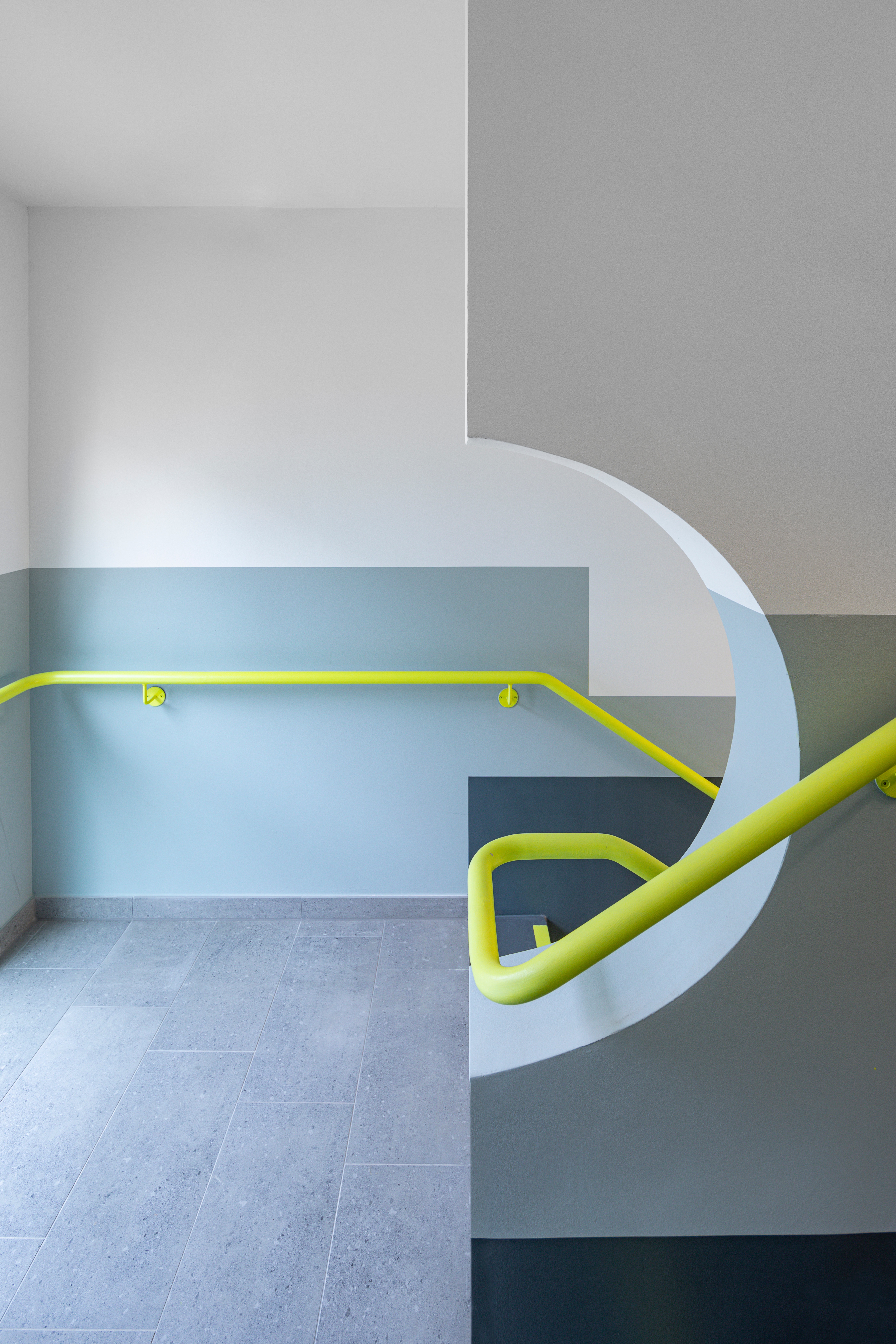 Goetz Castorph Lehmann Tabillion Architektur Städtebau München Allach Diamalt Park Loggia Beton Fertigteile Malzym Schallschutz Glas bedruckt Kita Tiefgarage Leitsystem neon