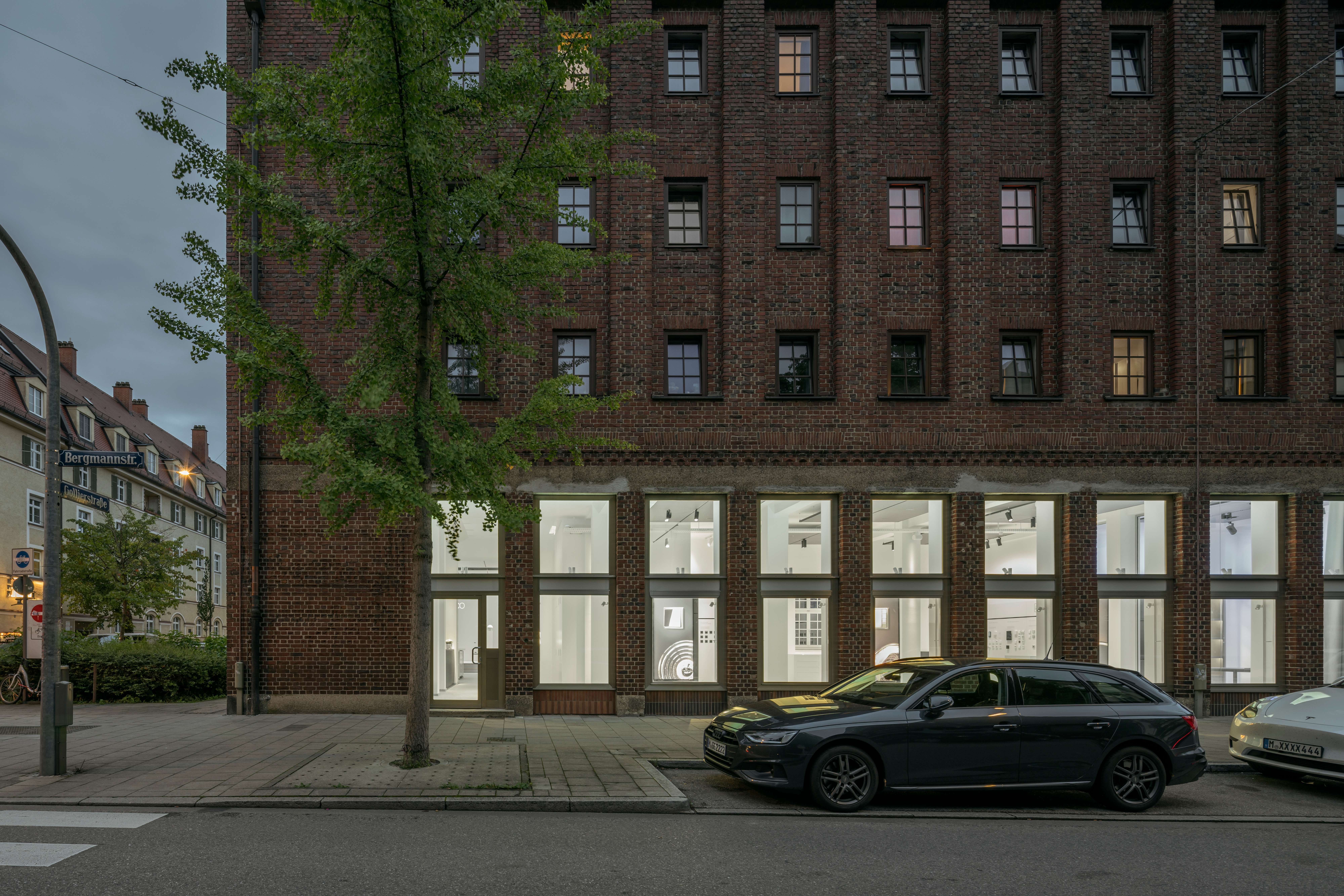 Showroom Bergmannstraße ERCO Leuchten JUNG Schalter Ledigenheim München Theodor Fischer Lehmann Tabillion Castorph Architektur Stadtplanung Gesellschaft Denkmalschutz Bauen im Bestand