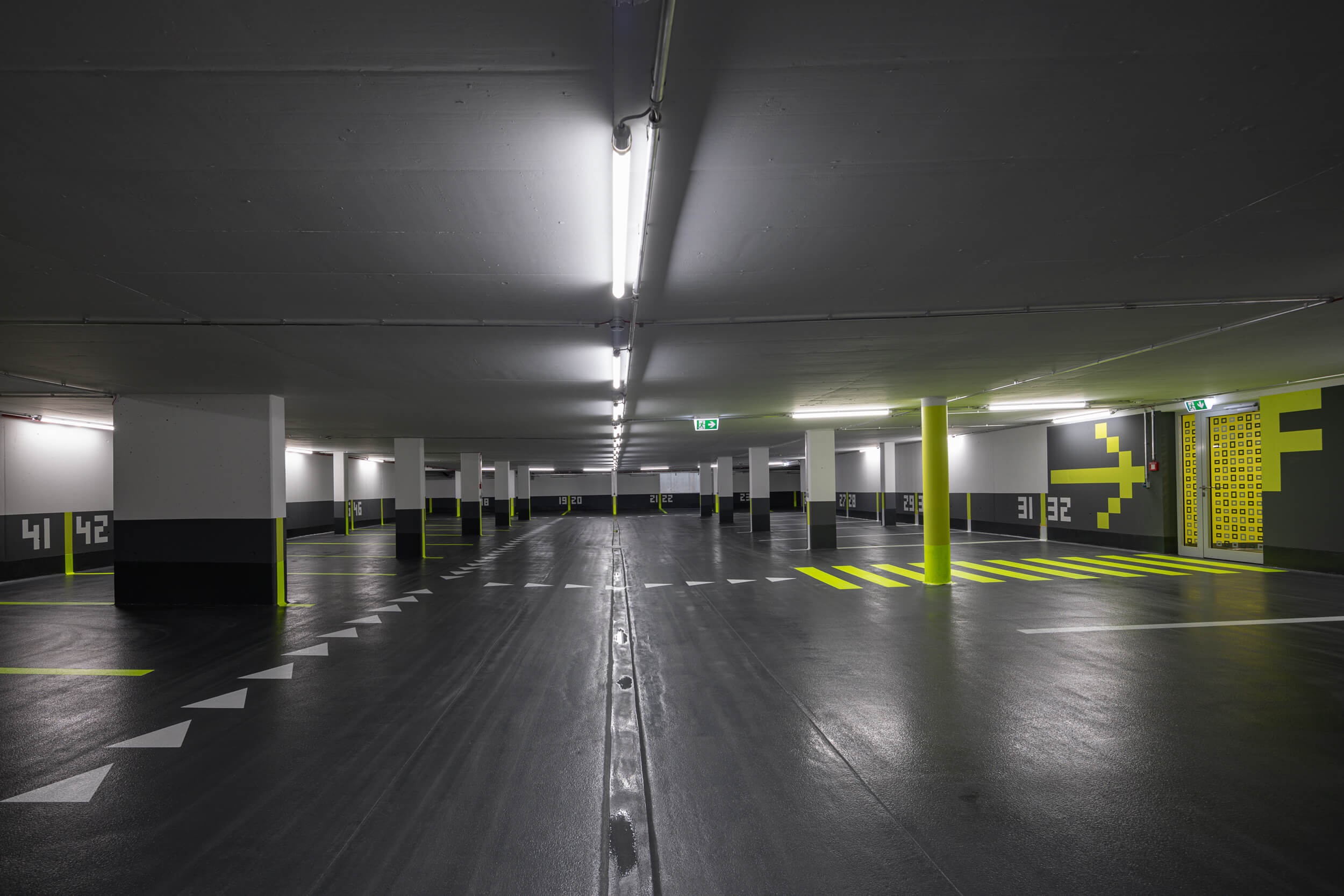 Goetz Castorph Lehmann Tabillion Architektur Städtebau München Allach Diamalt Park Loggia Beton Fertigteile Malzym Schallschutz Glas bedruckt Kita Tiefgarage Leitsystem neon