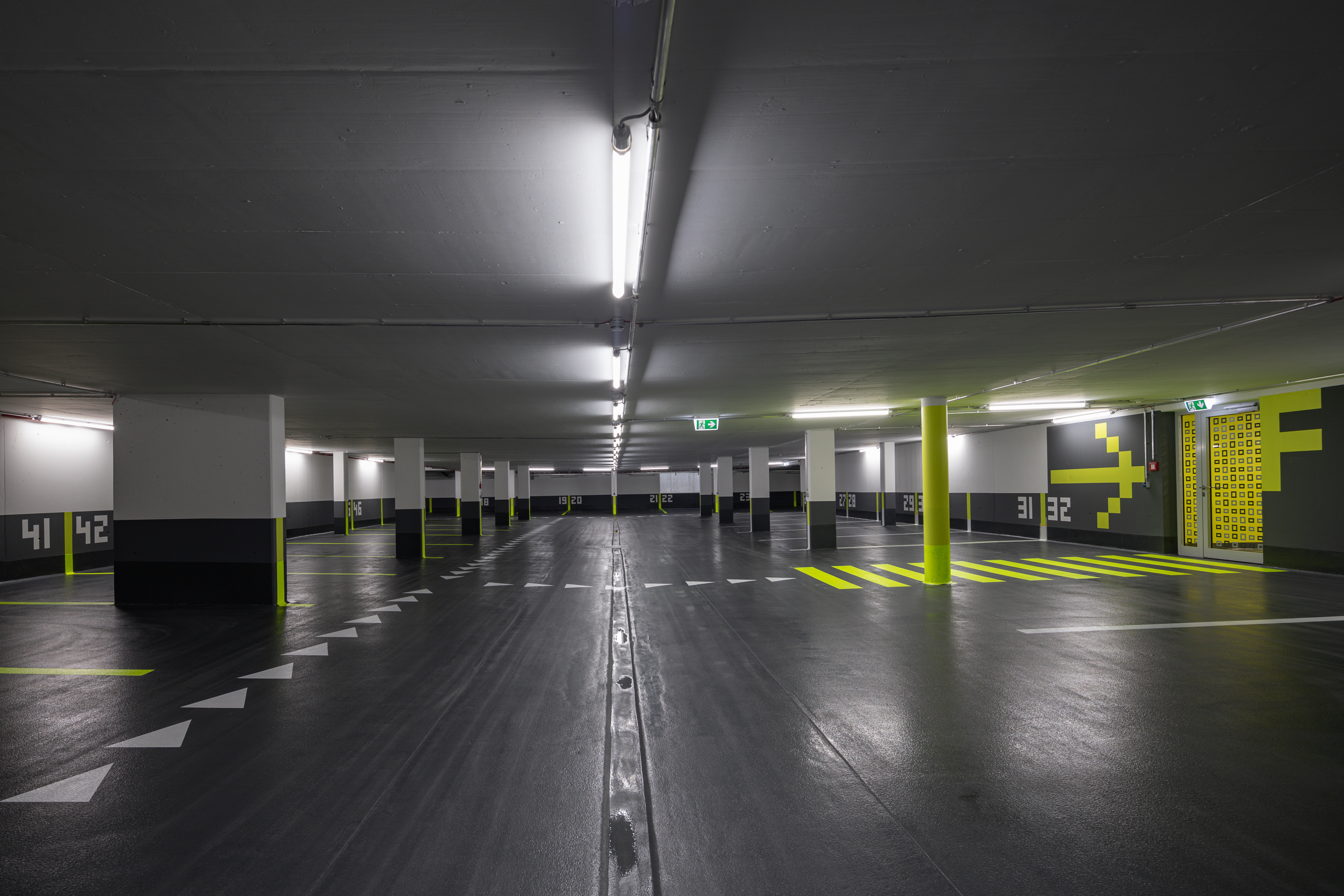 Goetz Castorph Lehmann Tabillion Architektur Städtebau München Allach Diamalt Park Loggia Beton Fertigteile Malzym Schallschutz Glas bedruckt Kita Tiefgarage Leitsystem neon