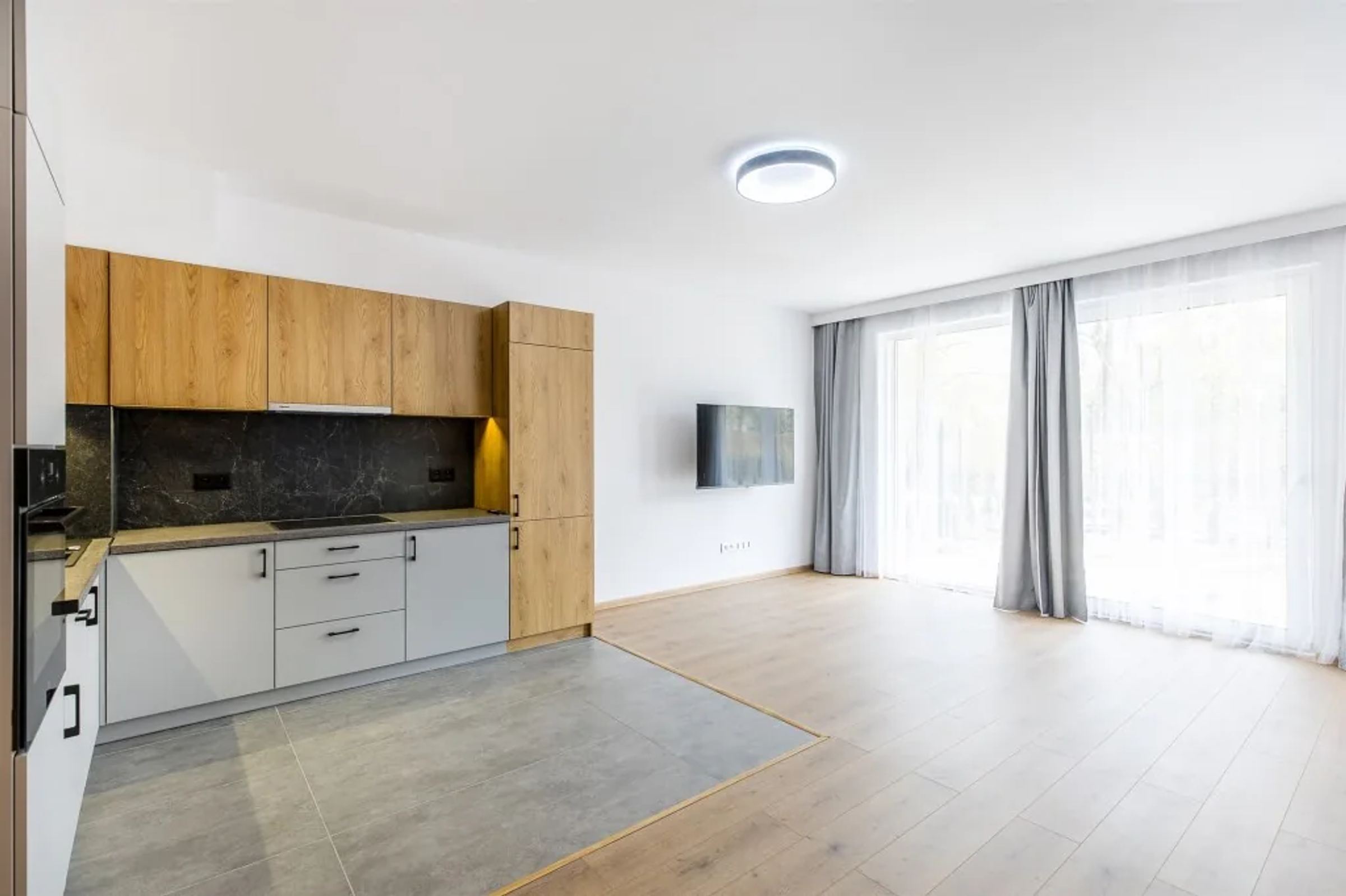 Nowe, parking, cisza, las (1)