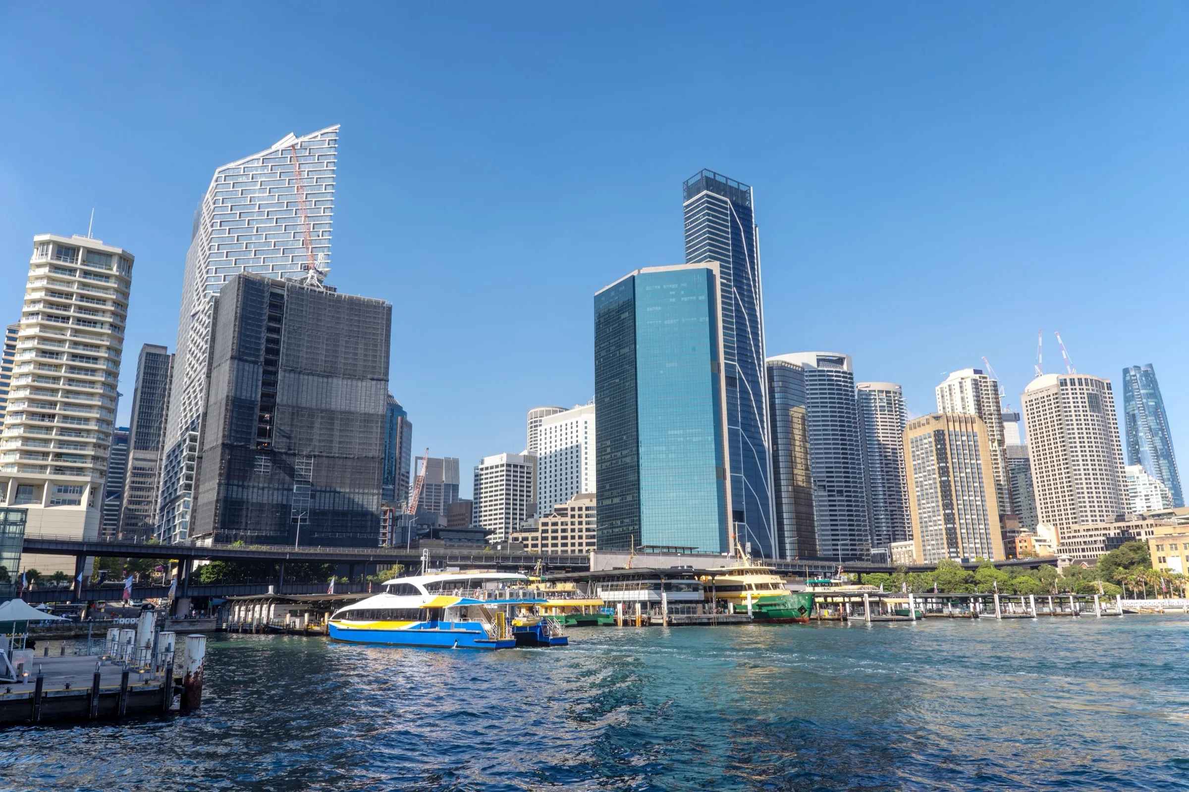 Feri hilir mudik di Circular Quay