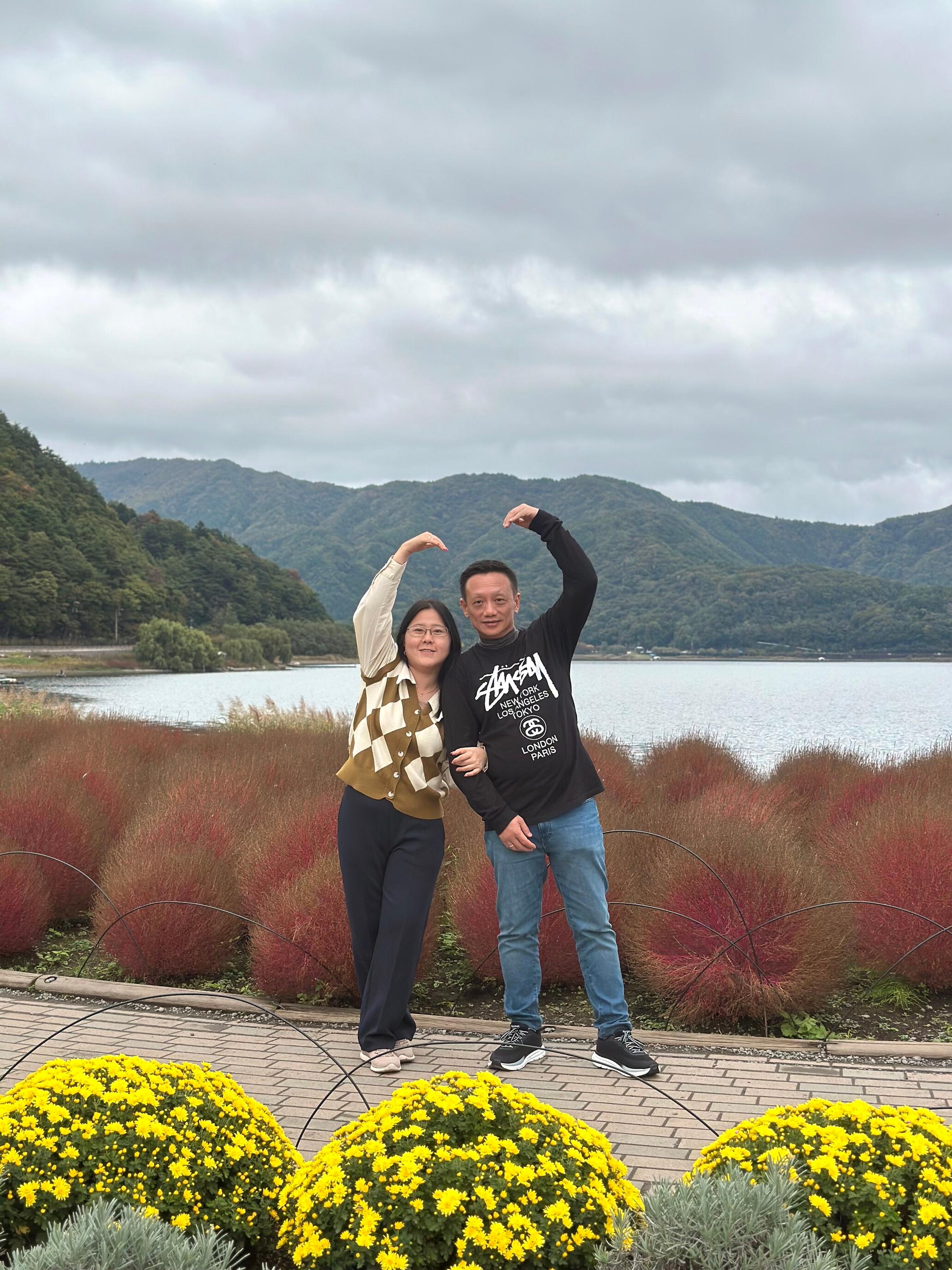 Tour Jepang Avenir: Kochia merah, danau Kawaguchi