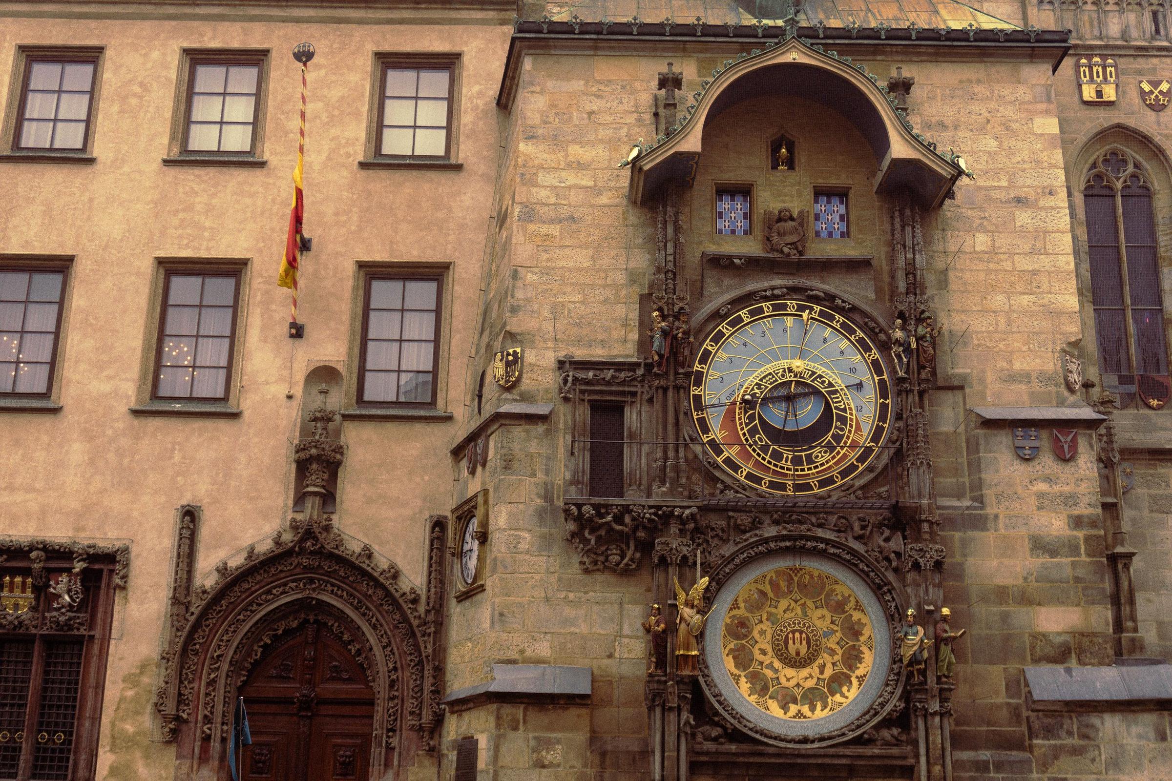 Jam Astronomis Praha dan Charles Bridge