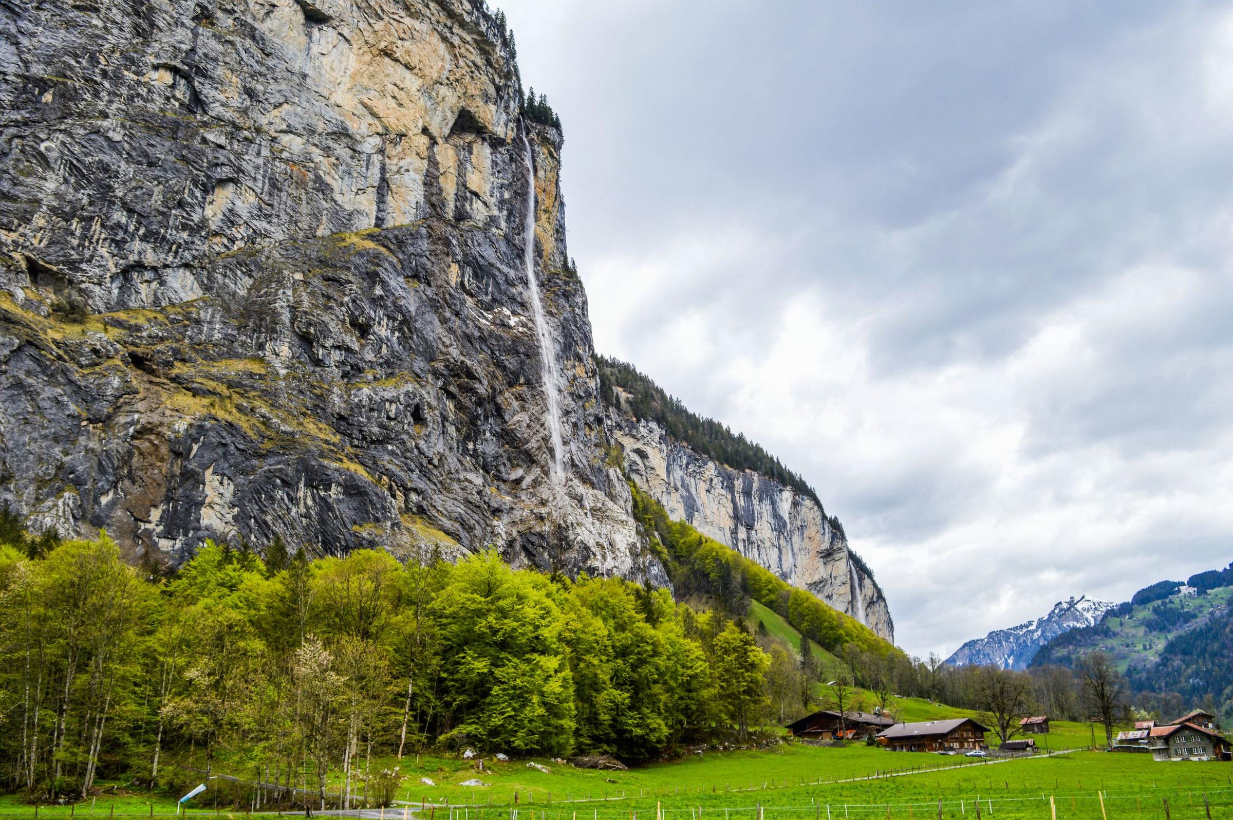 Air terjun Staubbach di Lauterbrunnen