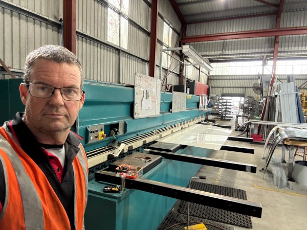 Machine Installation Hsg Laser Cutter Crane Installation