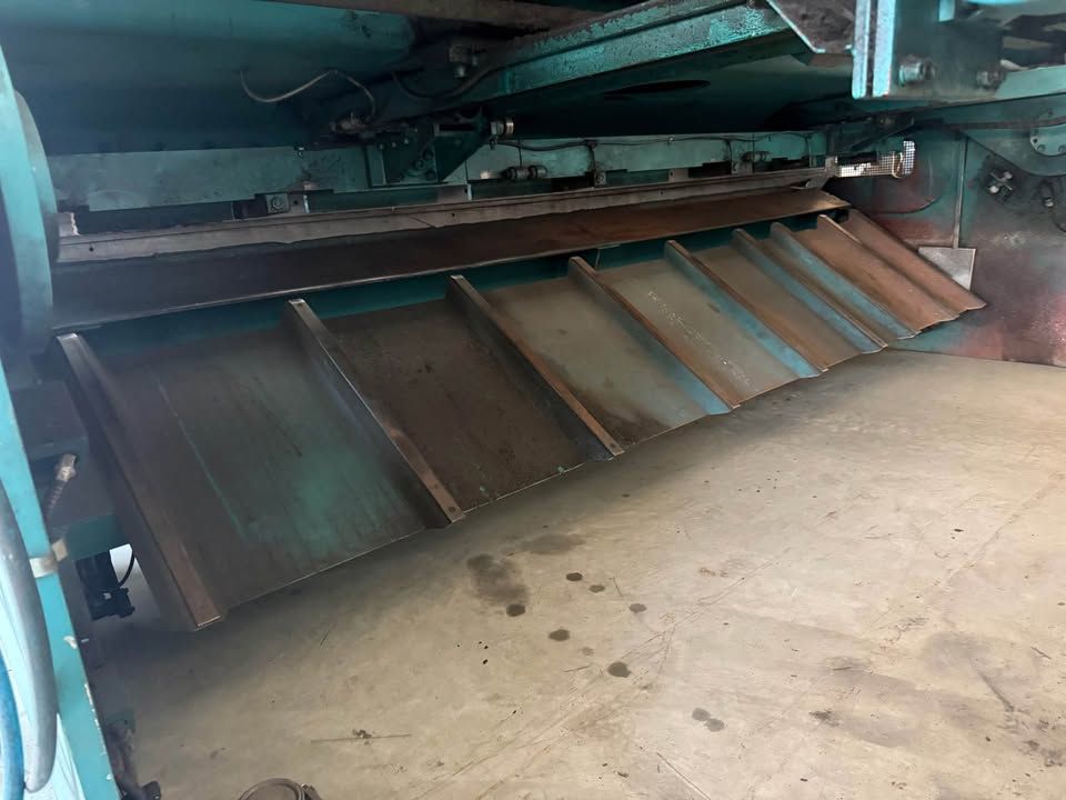 ADIRA 3m x 6mm Hydraulic Swing Beam Guillotine — photo 9