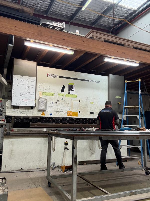 Press Brake Ermaksan Ap3x220 Back Gauge Service