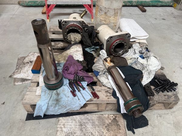 Press Brake Haco Synchromaster Hydraulic Cylinder Service