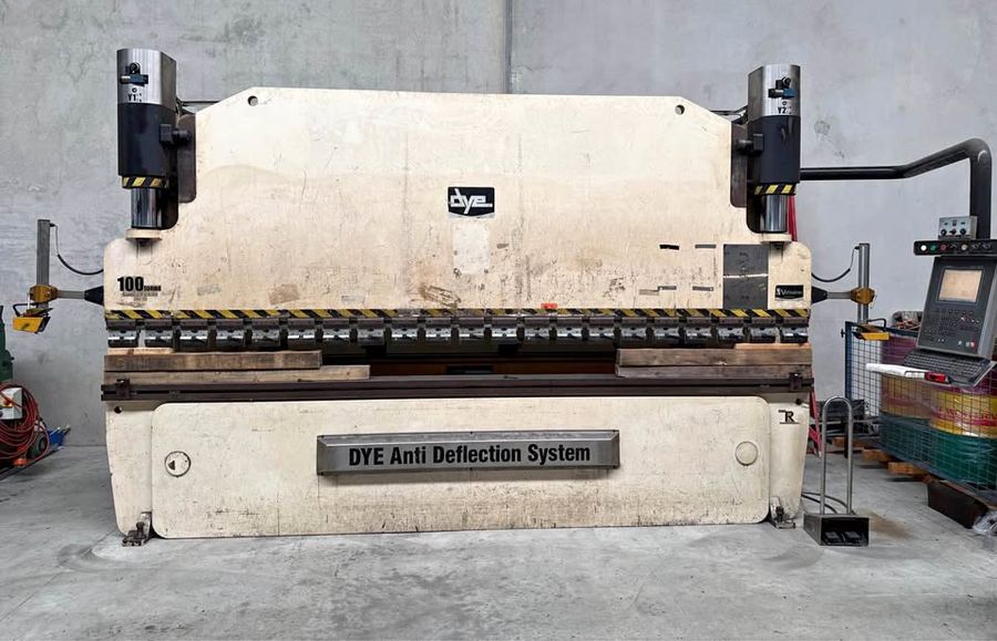DYE Syncro 100t x 4.2m CNC Press Brake