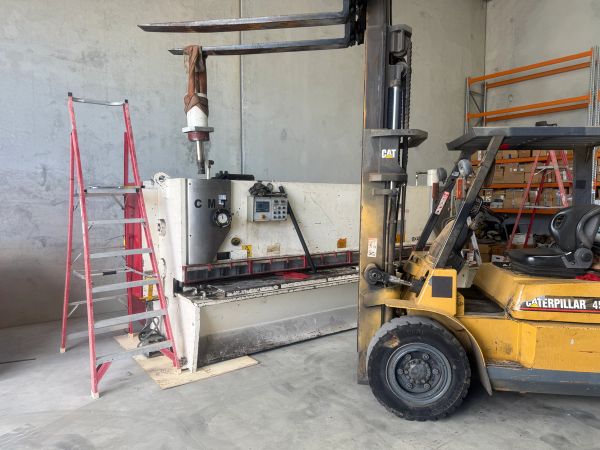 Machine Installation Guillotine Shear Forklift Positioning