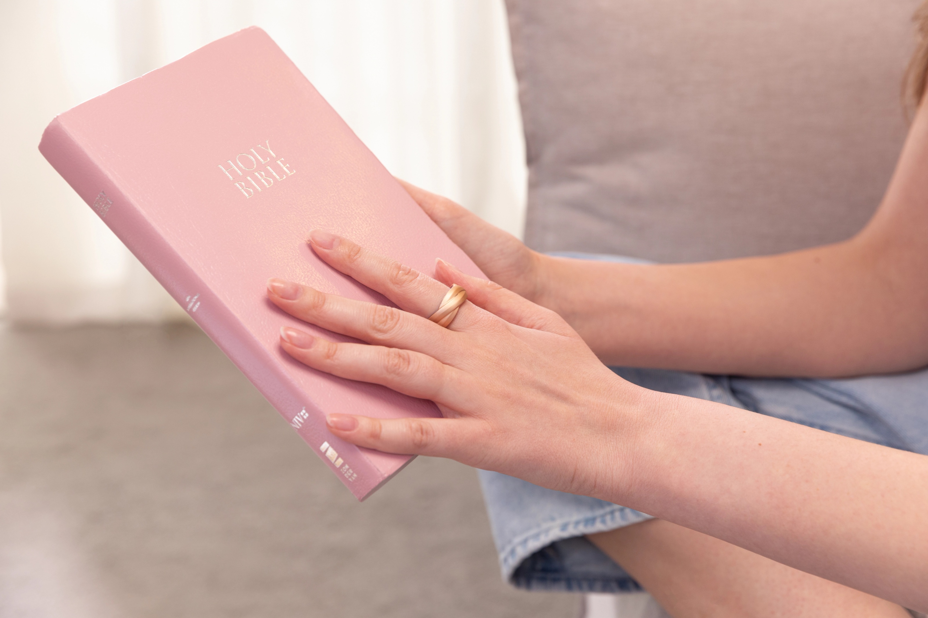 Glorify Ring y Glorify App como ejemplos de FaithTech para la oración, la Escritura y la vida cristiana diaria
