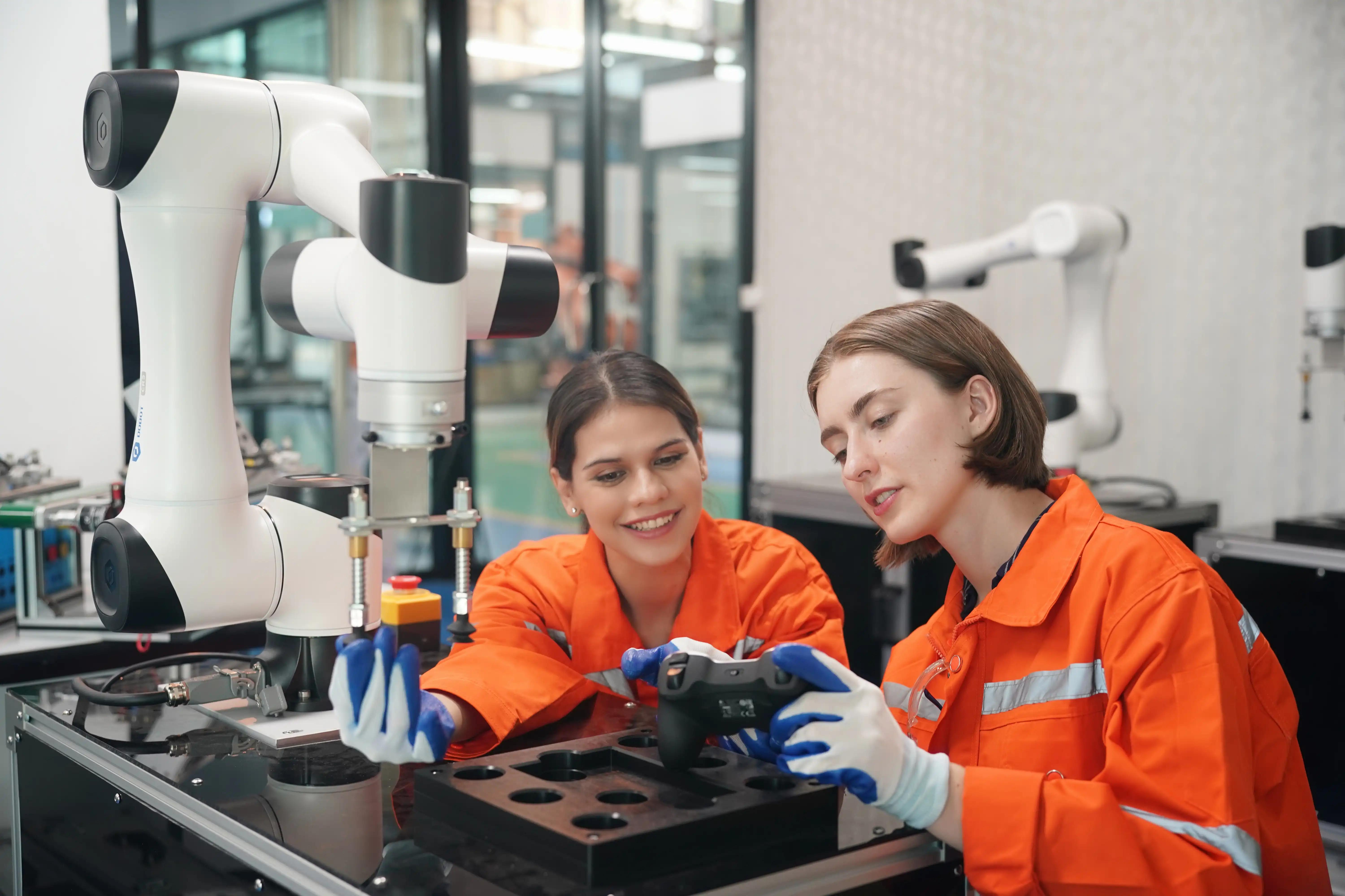 Femmes en sciences et technologies: 8 initiatives qui encouragent la diversité dans ces milieux