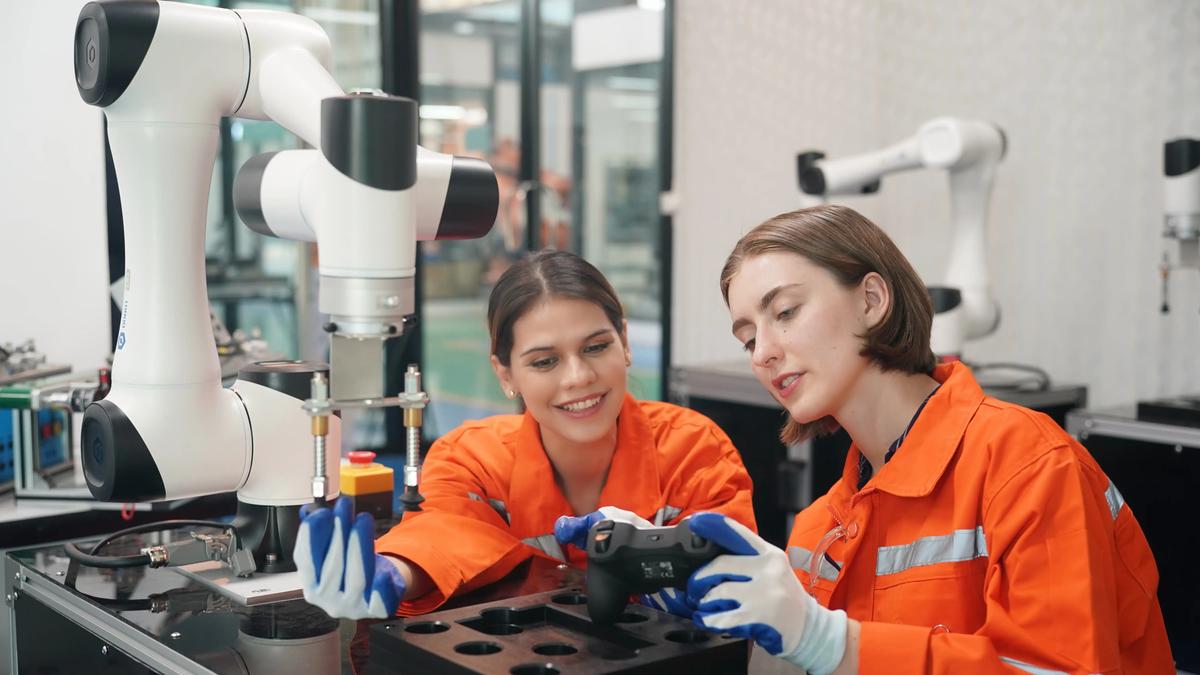 Femmes en sciences et technologies: 8 initiatives qui encouragent la diversité dans ces milieux