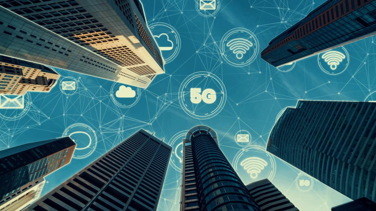 smart-digital-city-with-globalization-abstract-graphic-showing-connection-network