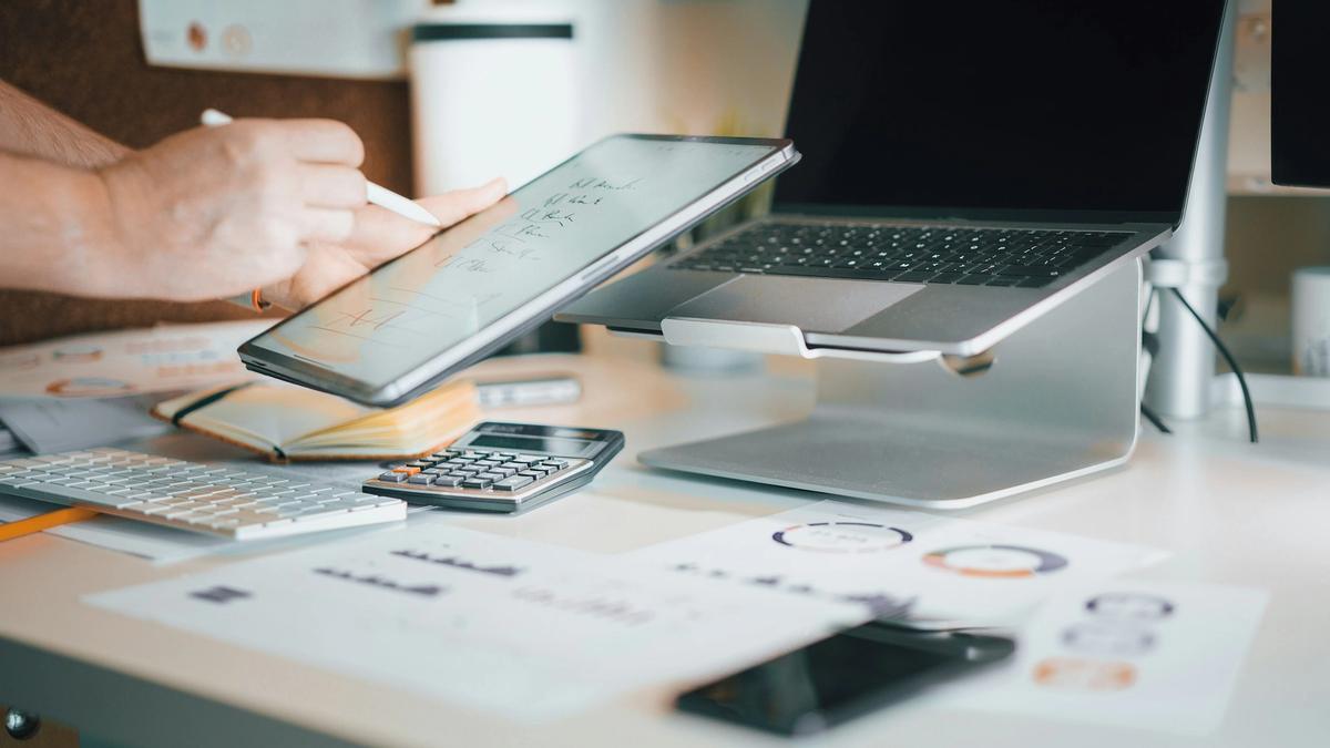 Budget informatique PME : combien prévoir par salarié en 2026 ?