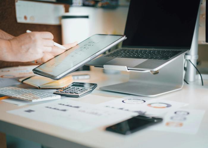 Budget informatique PME : combien prévoir par salarié en 2026 ?