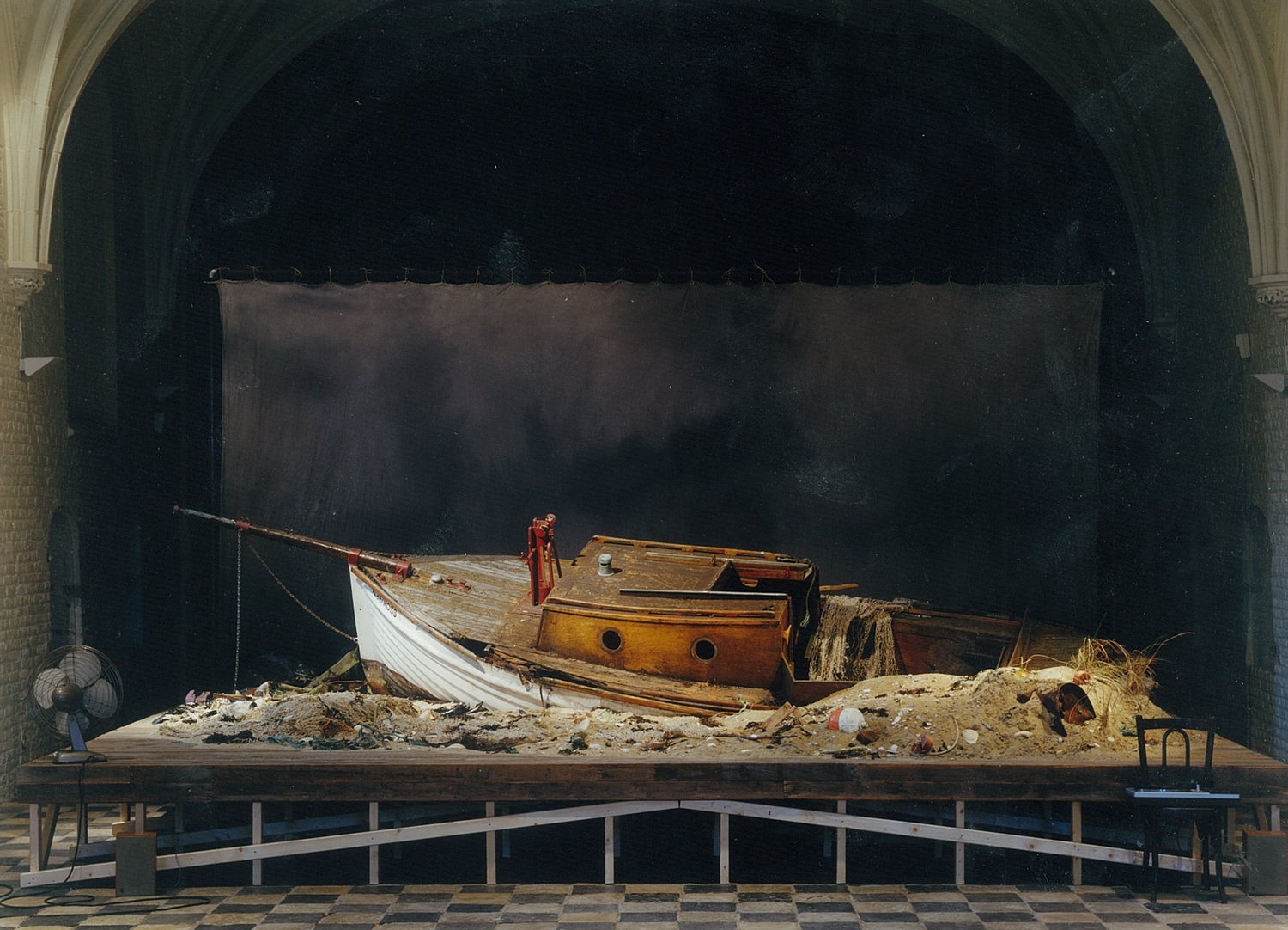 Mark Dion, 'Flotsam and Jetsam (the end of the game)', 1995. Installatiefoto | Flotsam and Jetsam (the end of the game) | Mark Dion