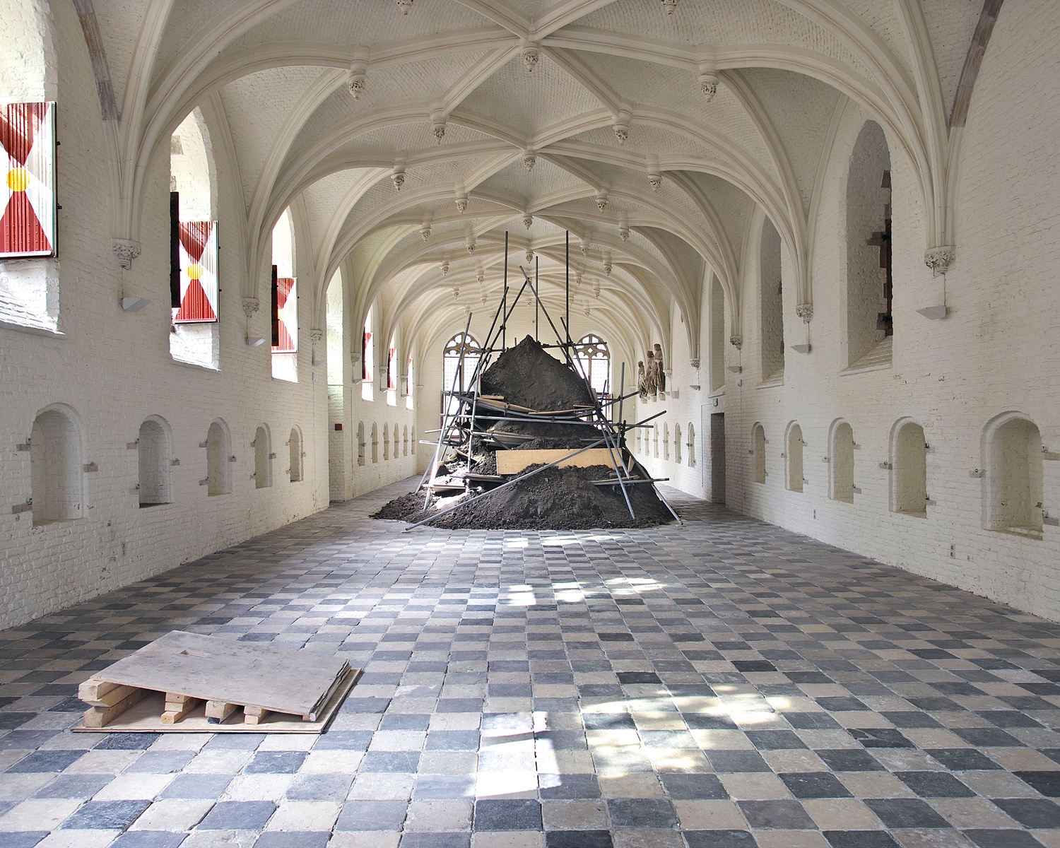 Francesco Arena, 'Cratere', 2010. Installatiefoto: Vleeshal Markt, Middelburg, the Netherlands. Foto: Leo van Kampen | Cratere | Francesco Arena