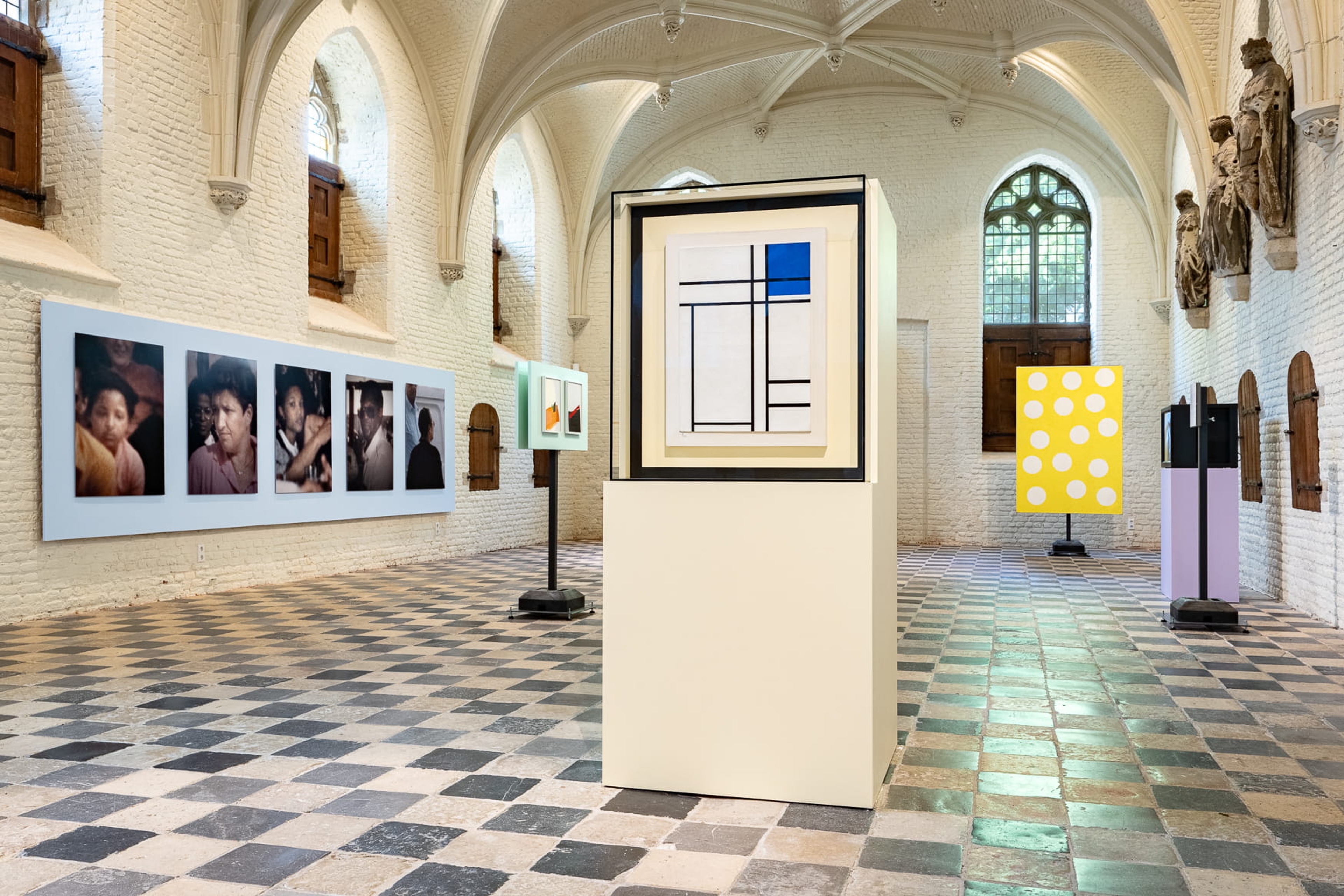 Photo: Sander van Wettum | Vleeshal Collectie On Tour | Rossella Biscotti, Sara Blokland, Marinus Boezem, Nico van den Boezem, Piet Dieleman, Lili Dujourie, Jimmie Durham, Róza El-Hassan, Terry Fox, Ann Veronica Janssens, Suchan Kinoshita, Maartje  Korstanje, Mark Manders, Rita McBride, Bruce Nauman, Hana Miletić, Marlow Moss, Laure Prouvost, Pipilotti Rist, Varvara Stepanova, Remco Torenbosch, Ola Vasiljeva, JCJ Vanderheyden, Marijke van Warmerdam, Ian Wallace, William Verstraeten, Danh Vo