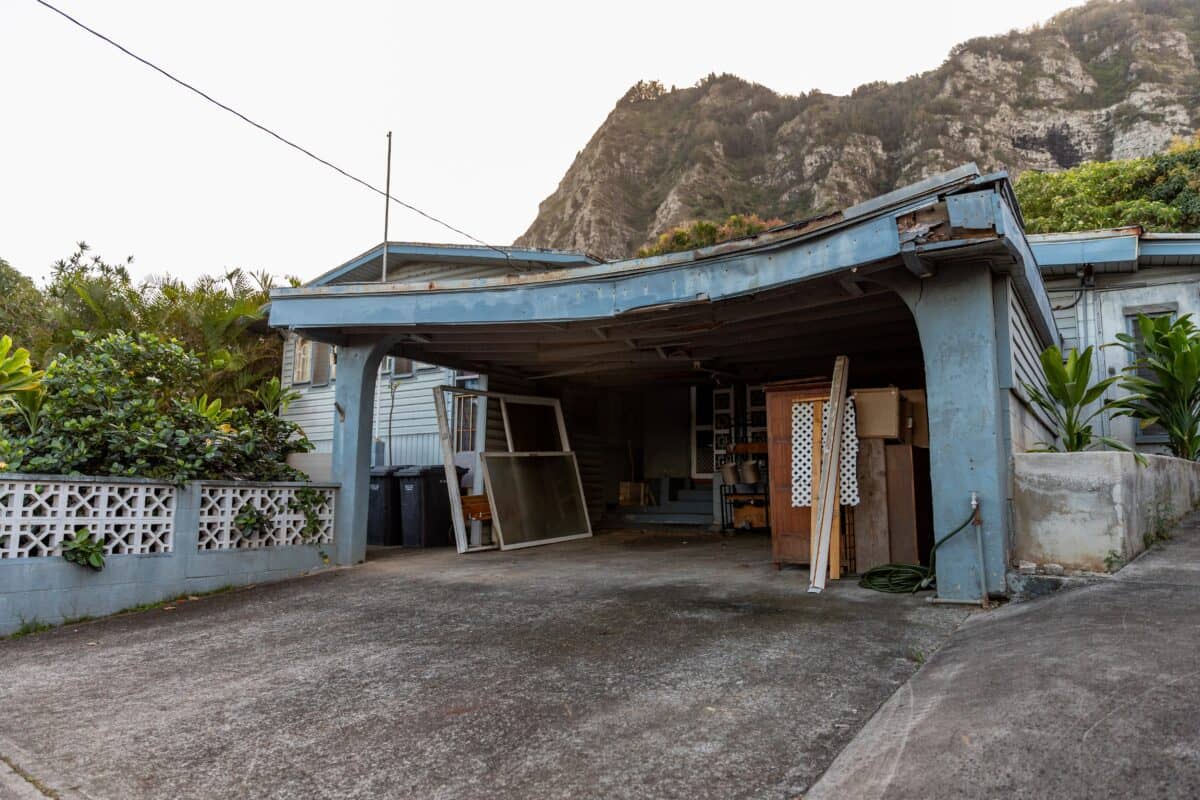 Front exterior of Keliinui Residence