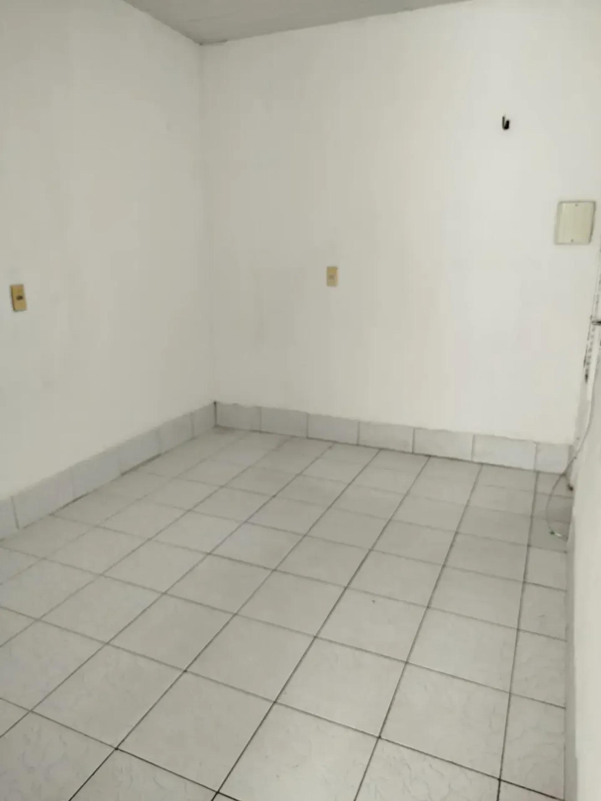 Casa na Rua Nogueira Acioli, 1482, Centro em Fortaleza, por R$ 550/Mês - Viva Real