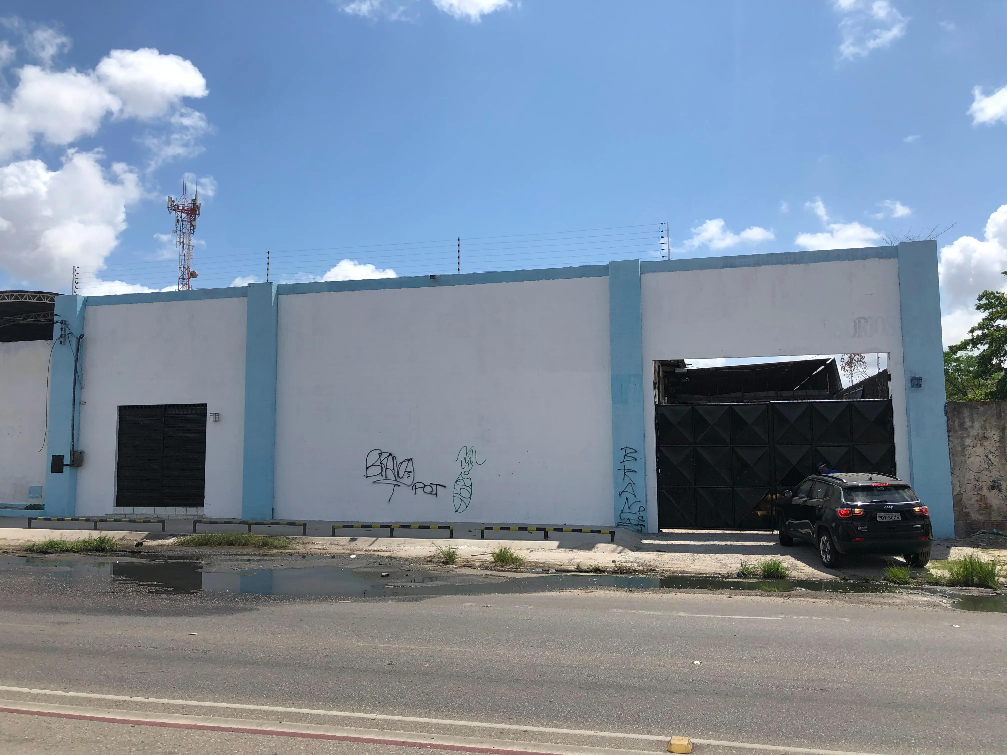 Galpão/Depósito/Armazém na Avenida Juscelino Kubitschek, 3385, Passaré em Fortaleza, por R$ 15.000/Mês - Viva Real