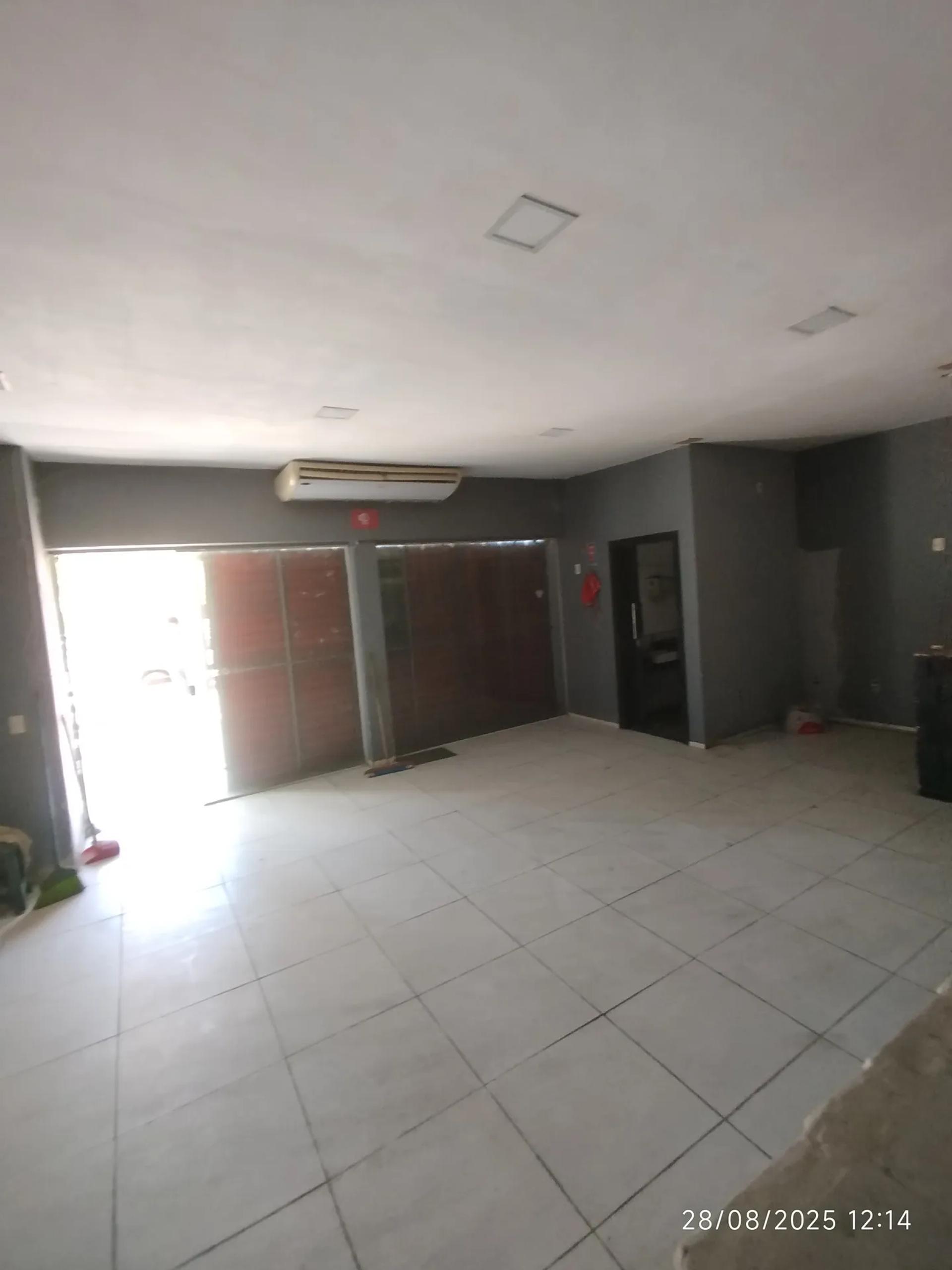 Ponto Comercial na Avenida 13 de Maio, 441, Fátima em Fortaleza, por R$ 15.000/Mês - Viva Real