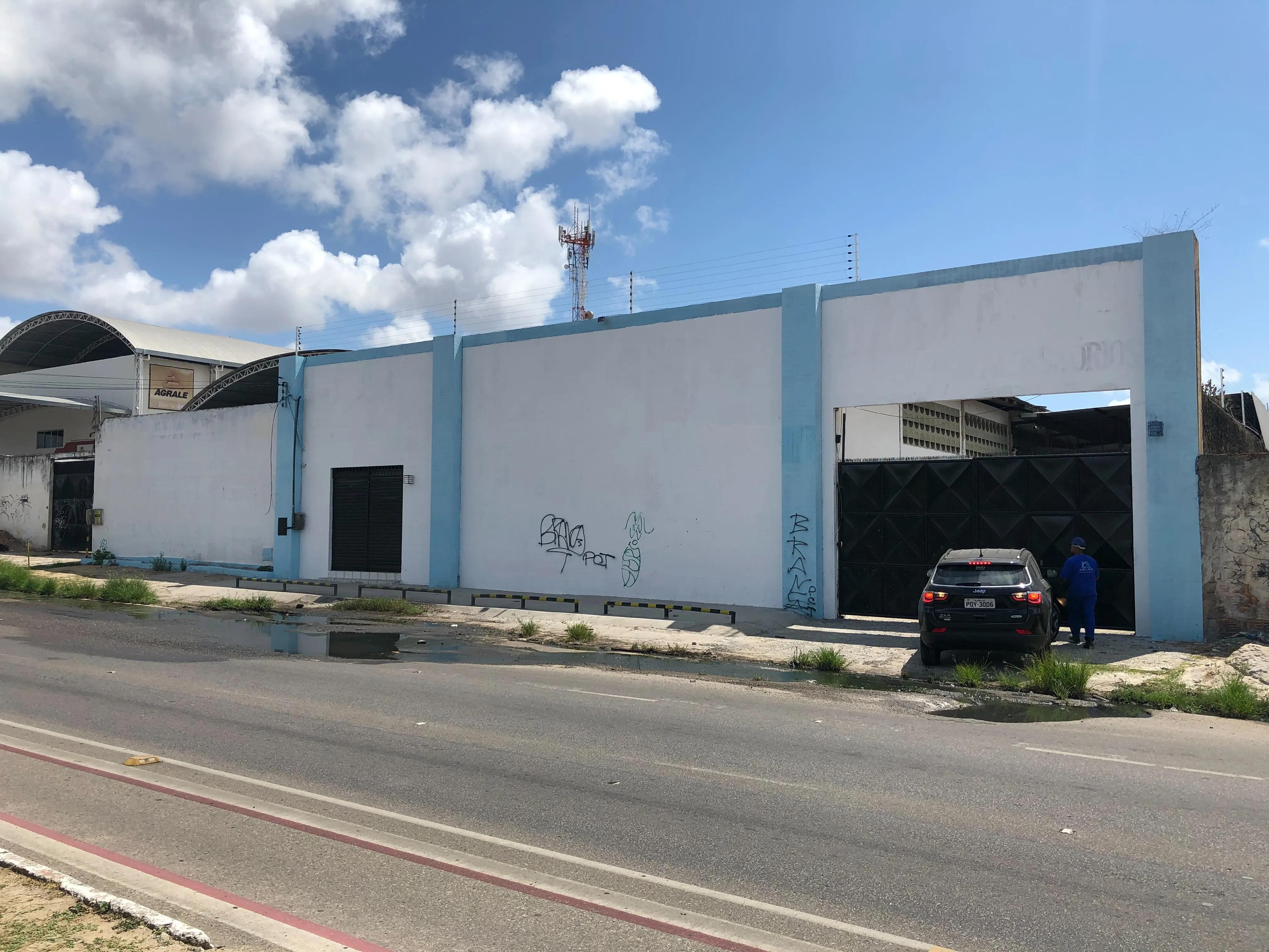 Galpão/Depósito/Armazém na Avenida Juscelino Kubitschek, 3385, Passaré em Fortaleza, por R$ 15.000/Mês - Viva Real