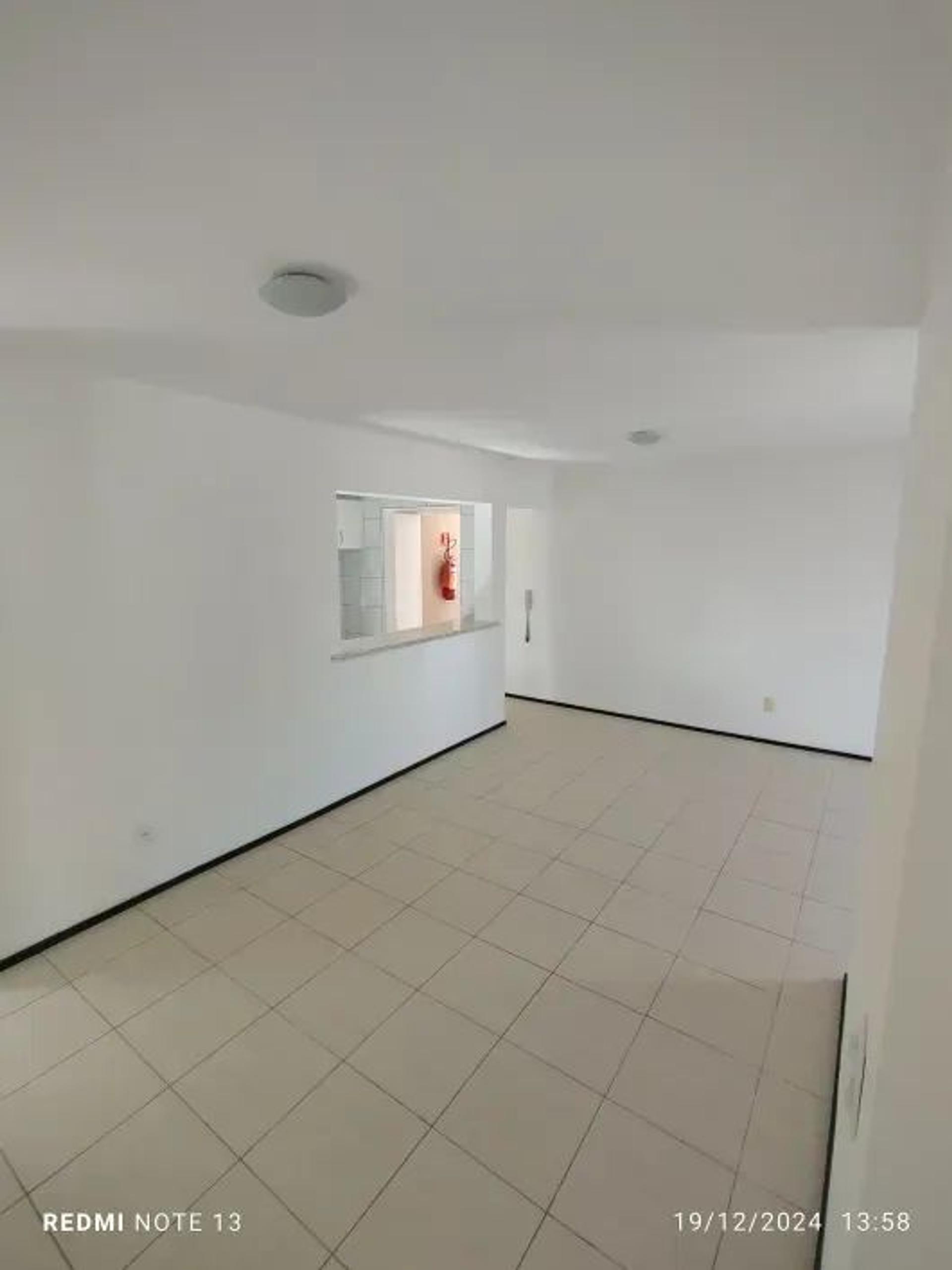 Imobiliaria Iguatu Trás UM Apartamento NO Bairro Meireles