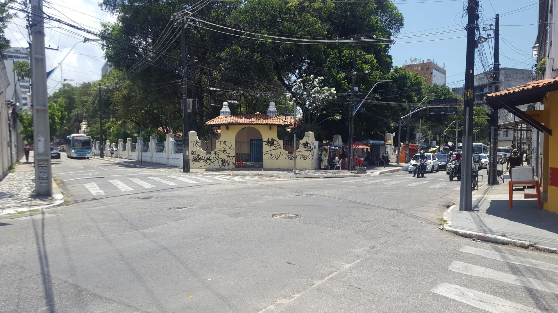Ponto Comercial na Rua Pero Coelho, 3, Centro em Fortaleza, por R$ 4.000/Mês - Viva Real