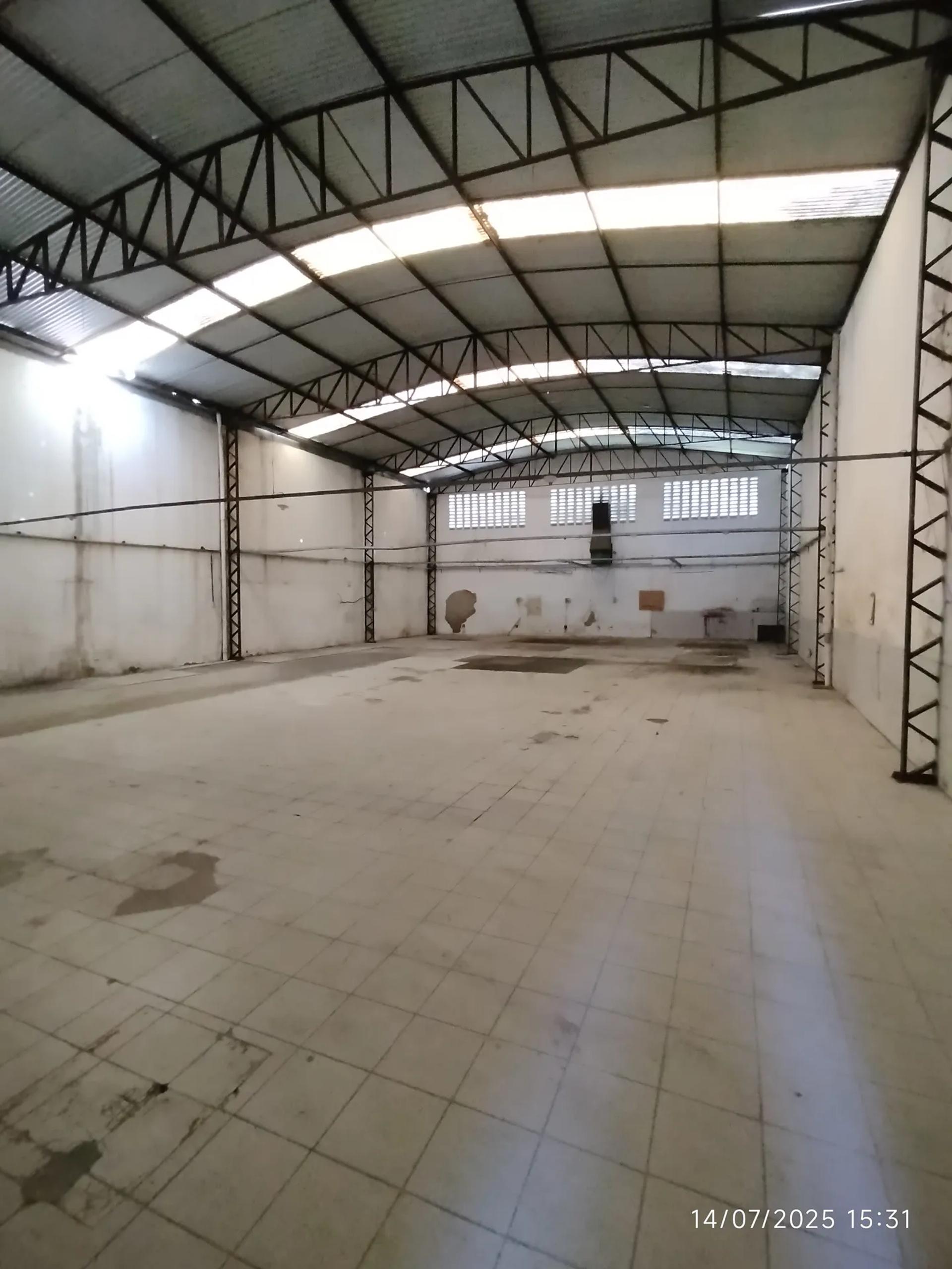 Galpão/Depósito/Armazém na Rua Gentilândia, 131, Jangurussu em Fortaleza, por R$ 8.000/Mês - Viva Real