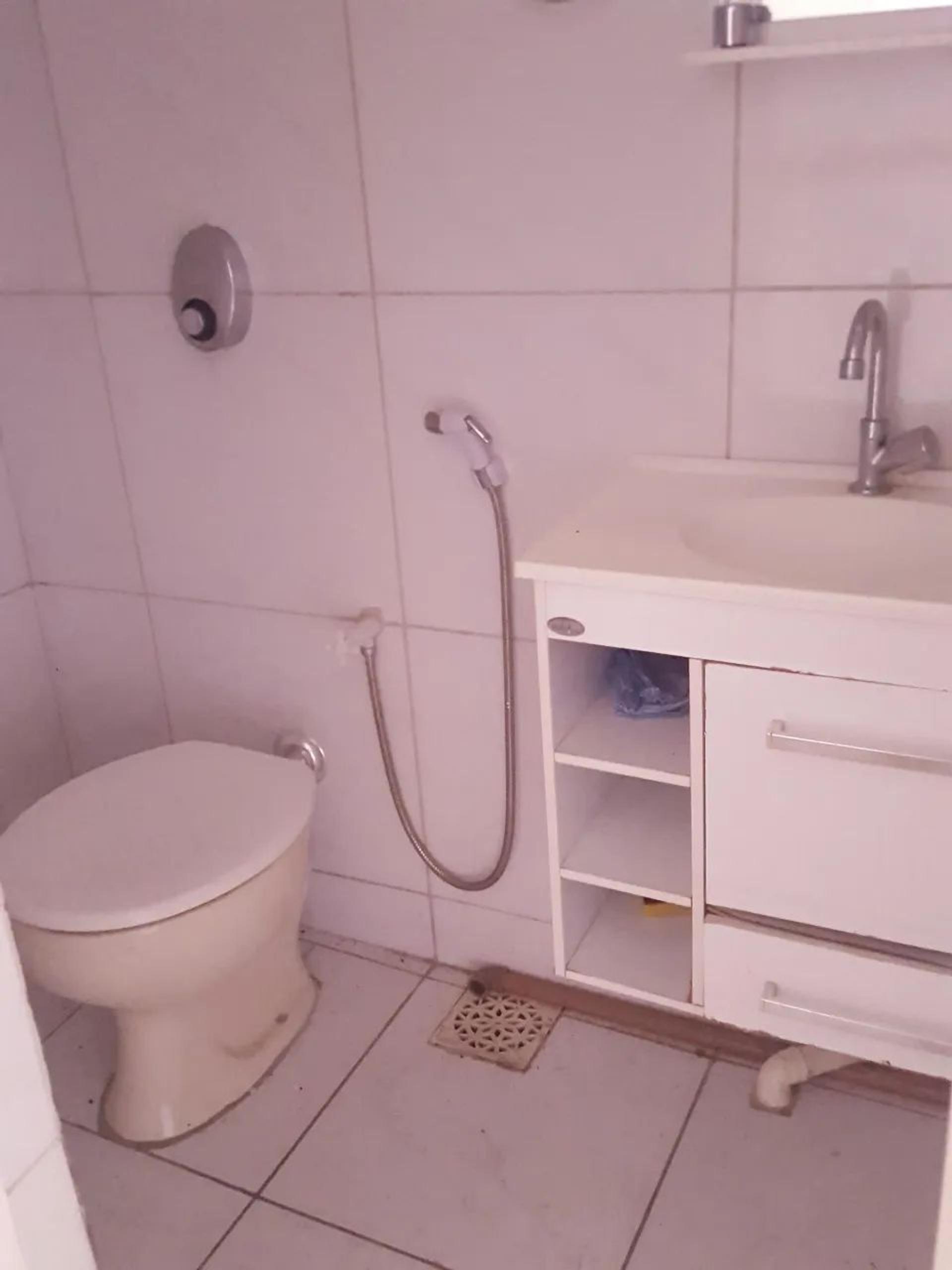 Vende-SE Sala Comercial NO Dionísio Torres Com 34M²
