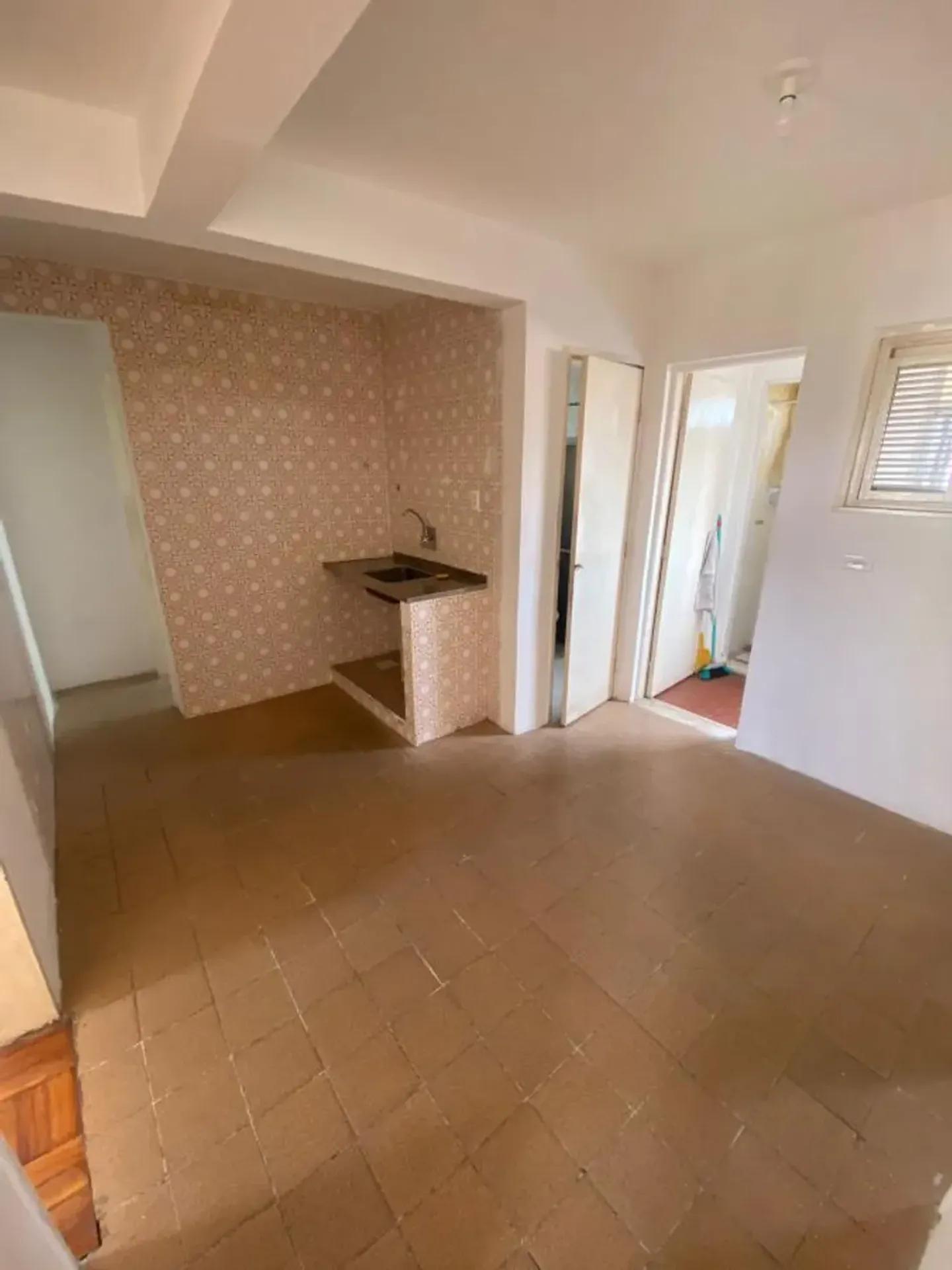 Apartamento na Avenida Visconde do Rio Branco, 2245, Joaquim Tavora em Fortaleza, por R$ 155.000 - Viva Real